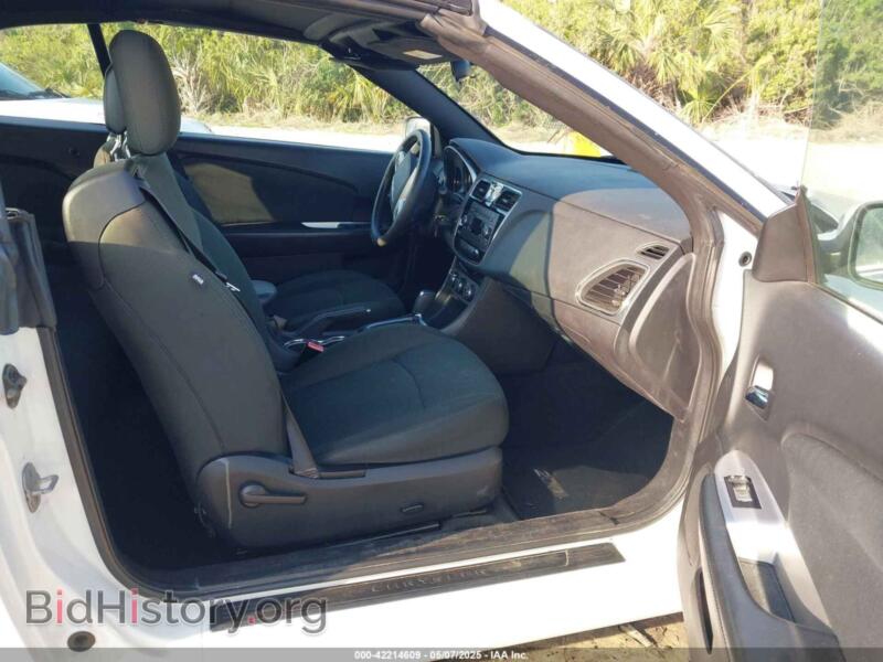 2012 Chrysler 200 (VIN 1C3BCBEB2CN139225) — photo 5 of 12