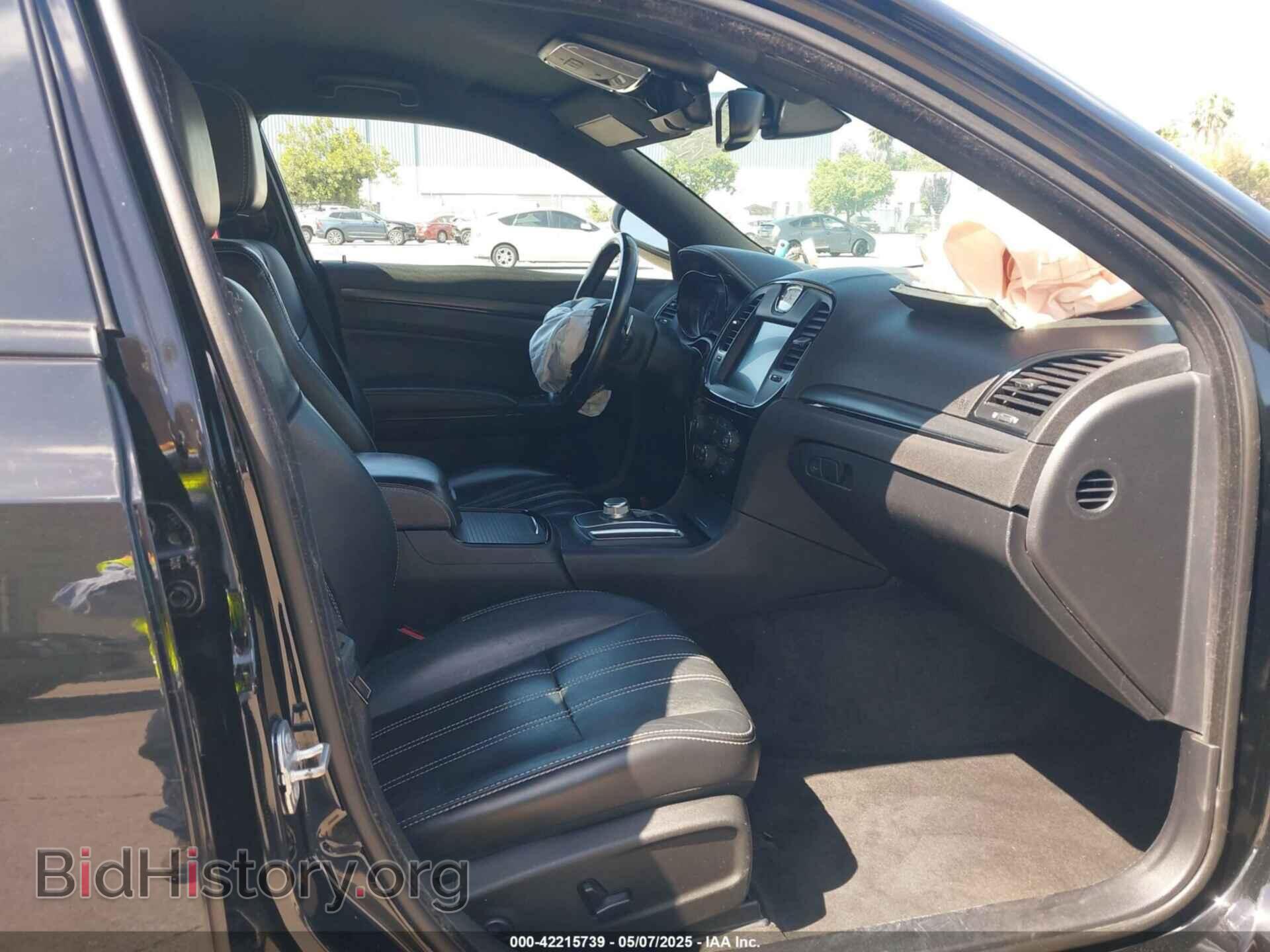 2016 CHRYSLER 300 - VIN: 2C3CCABT9GH164147 - Фото 5