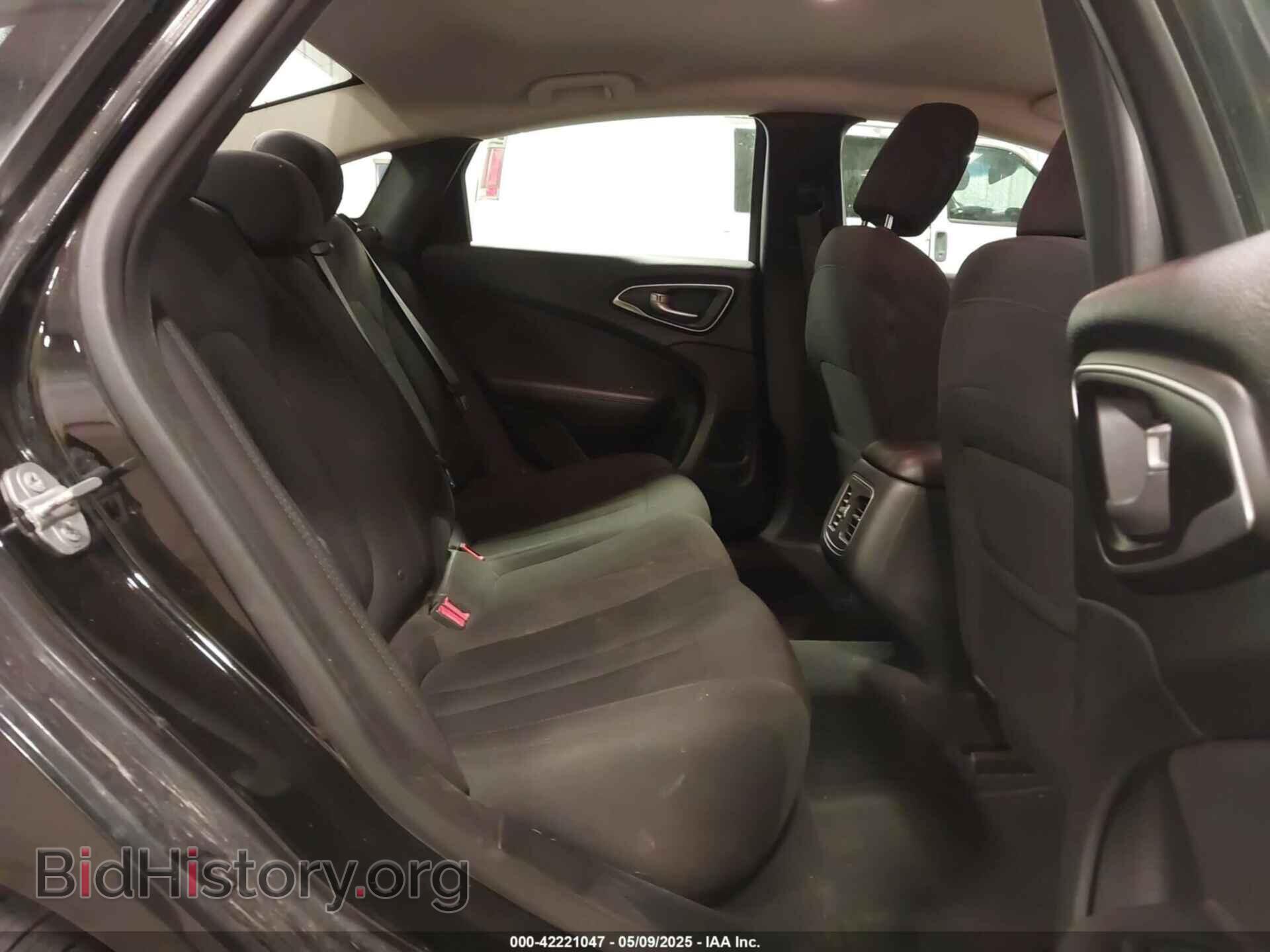 2015 CHRYSLER 200 - VIN: 1C3CCCAB0FN685493 - Фото 8