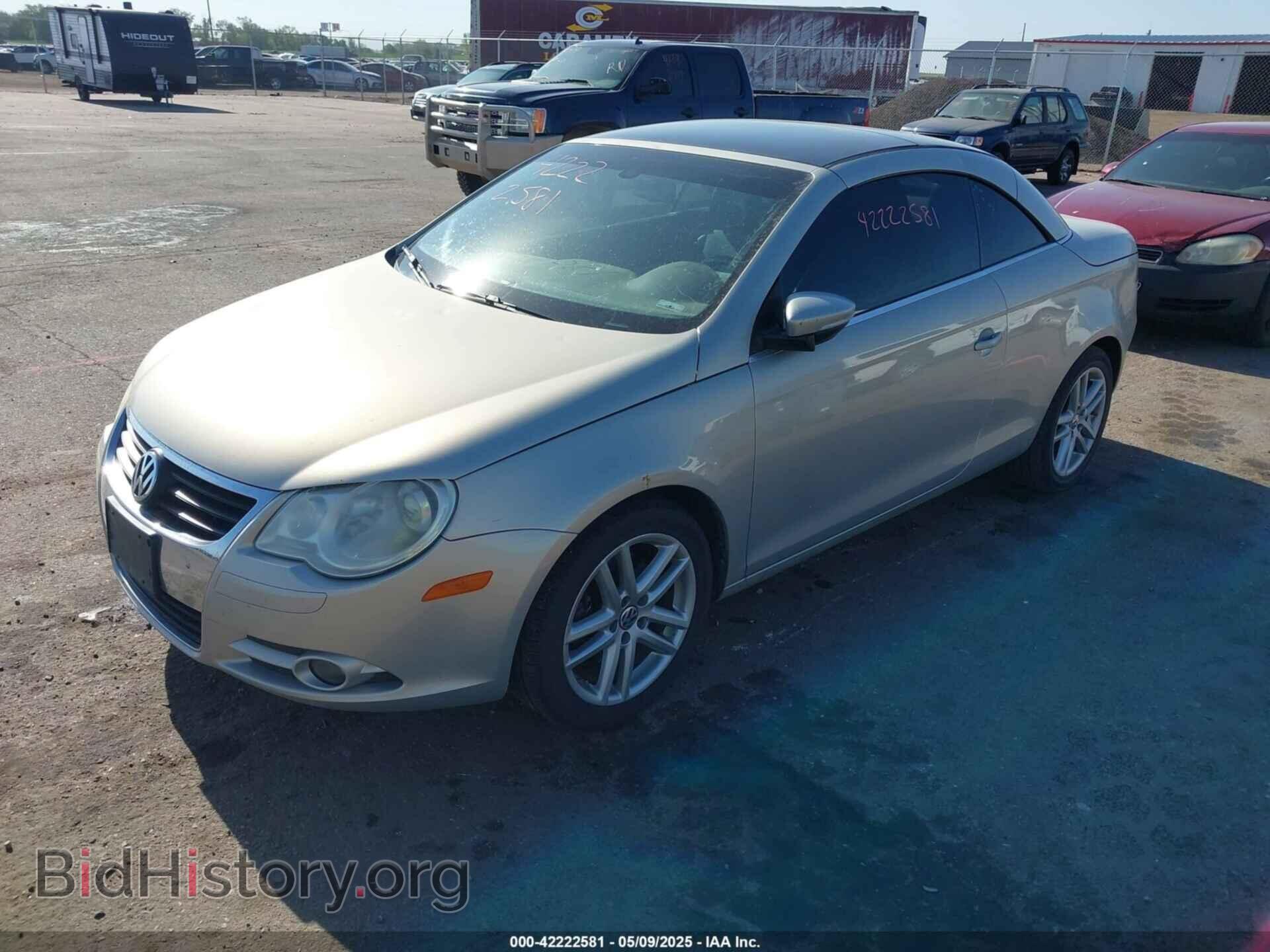2009 VOLKSWAGEN EOS - VIN: WVWFA71F09V013768 - Фото 2