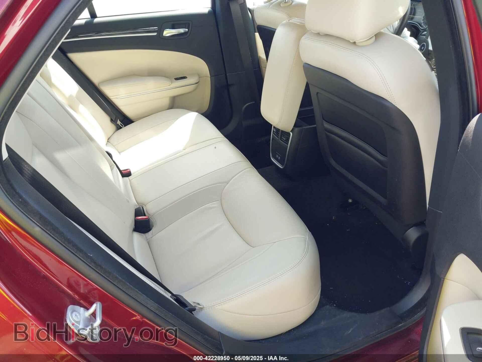 2018 CHRYSLER 300 - VIN: 2C3CCAAG6JH338543 - Фото 8
