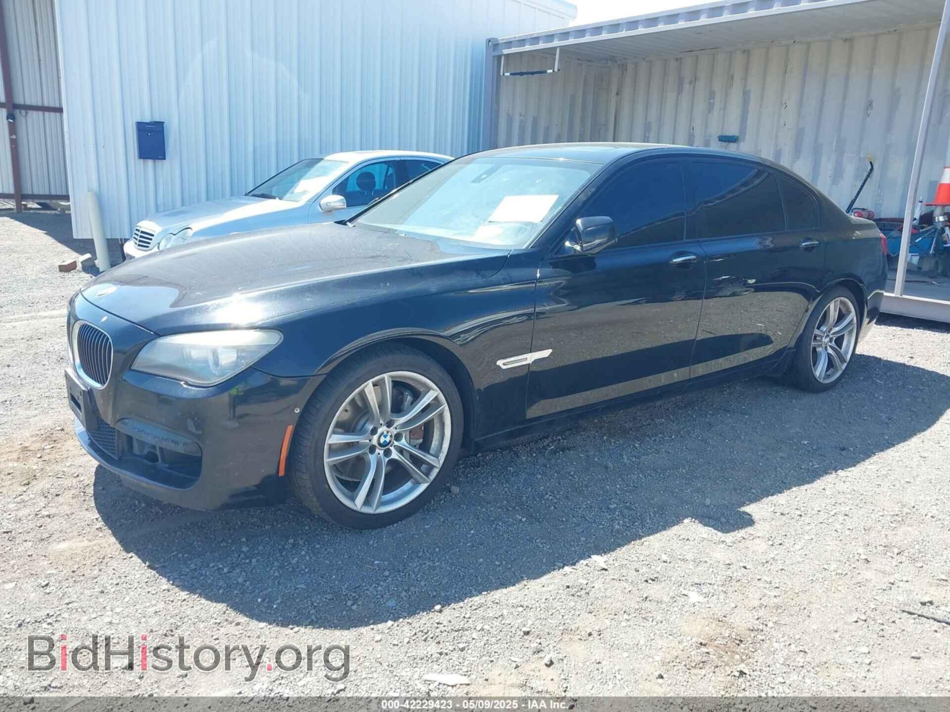 2011 BMW 750LI - VIN: WBAKB8C57BC851865 - Фото 2