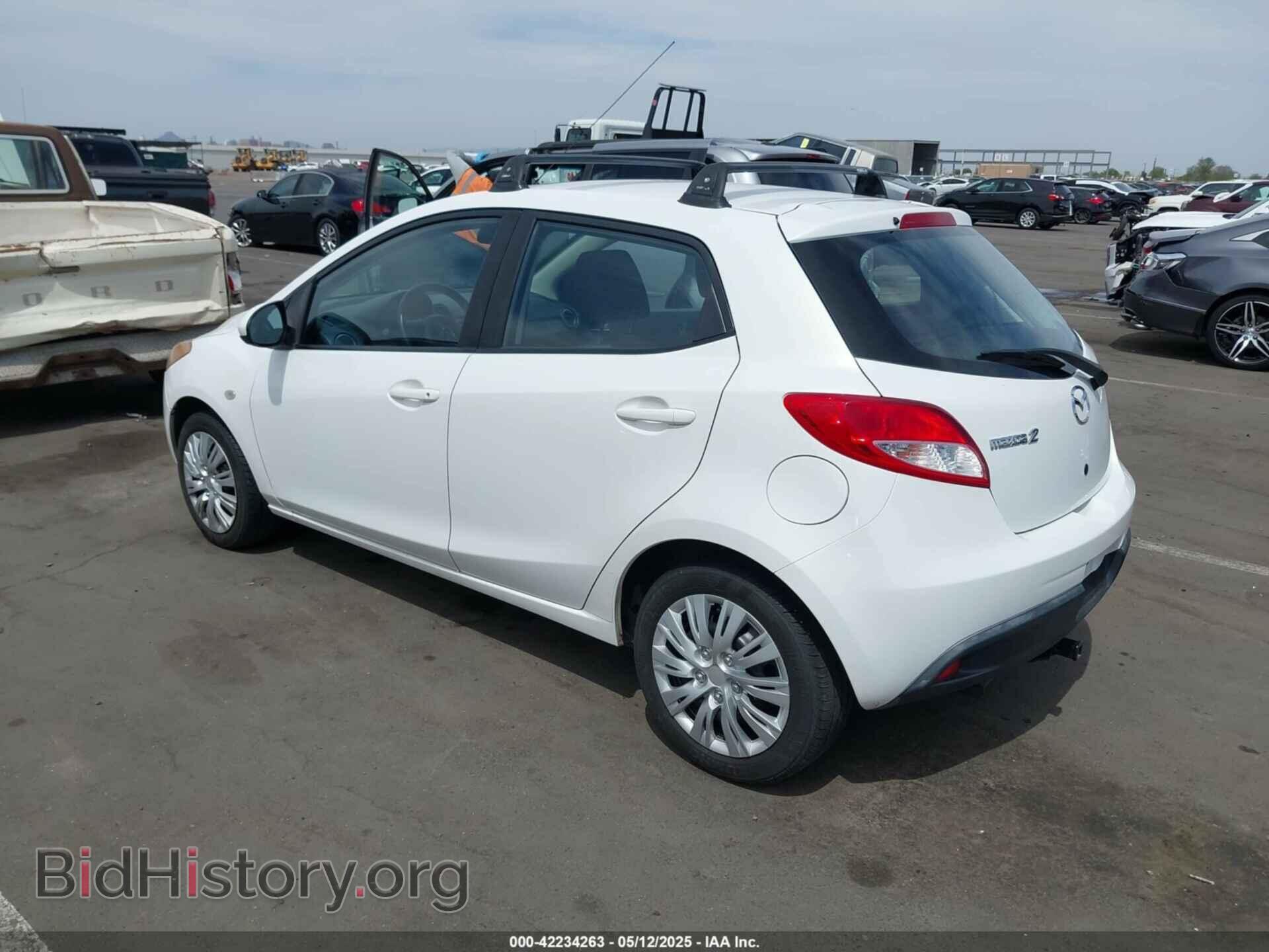 2011 MAZDA MAZDA2 - VIN: JM1DE1HY7B0125812 - Фото 3