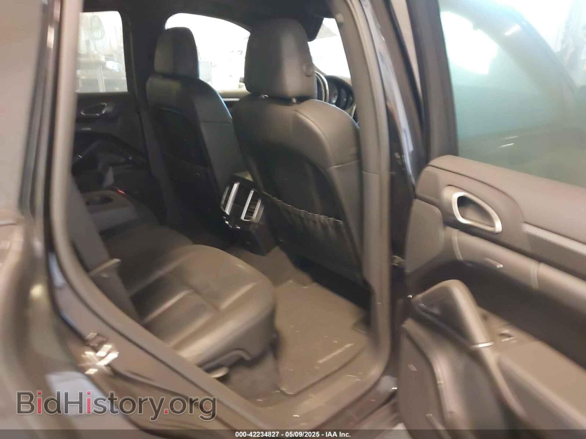 2011 PORSCHE CAYENNE - VIN: WP1AB2A24BLA46442 - Фото 8