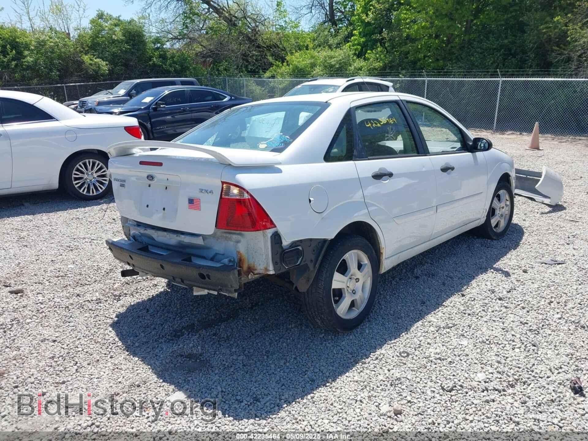 2005 FORD FOCUS - VIN: 1FAFP34NX5W269260 - Фото 4