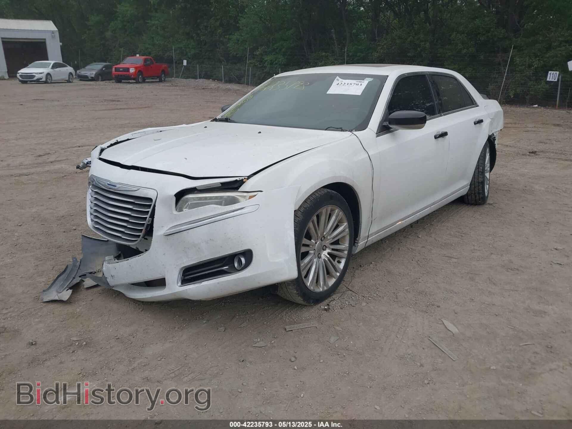 2011 CHRYSLER 300C - VIN: 2C3CA6CT1BH581353 - Фото 2