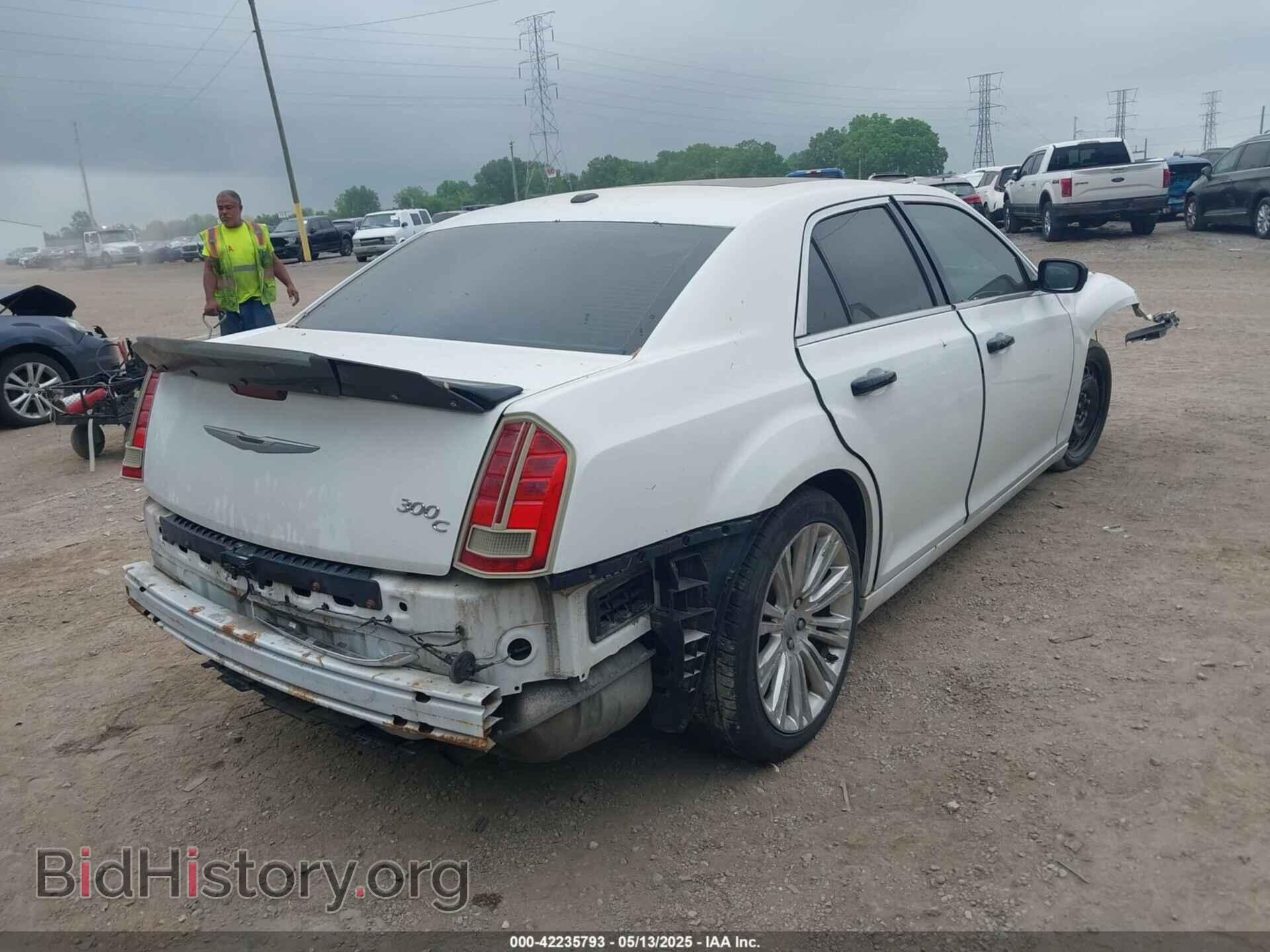 2011 CHRYSLER 300C - VIN: 2C3CA6CT1BH581353 - Фото 4