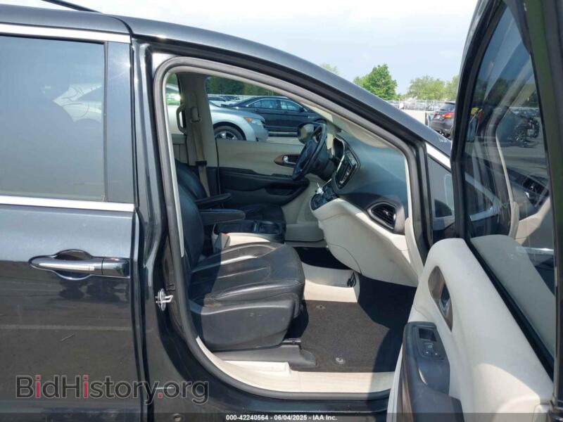 2017 Chrysler PACIFICA (VIN 2C4RC1BG1HR516142) — фото 5 из 17