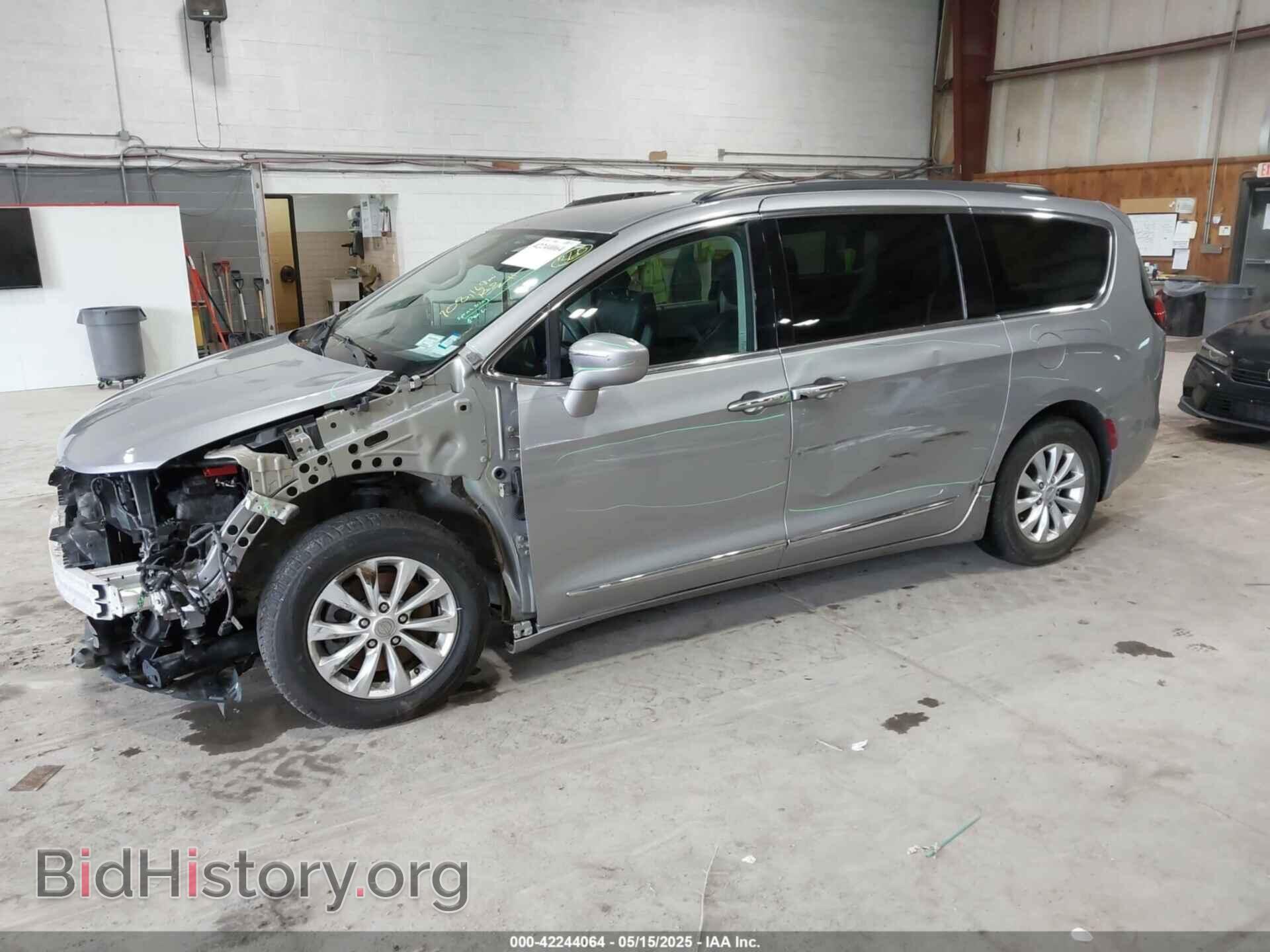 2017 CHRYSLER PACIFICA - VIN: 2C4RC1BGXHR795722 - Фото 2