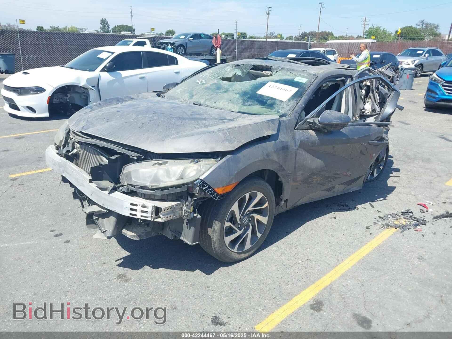 2018 HONDA CIVIC - VIN: 2HGFC2F72JH532043 - Фото 2