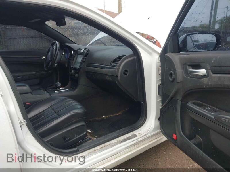 2014 Chrysler 300 (VIN 2C3CCABG9EH355602) — фото 5 из 16