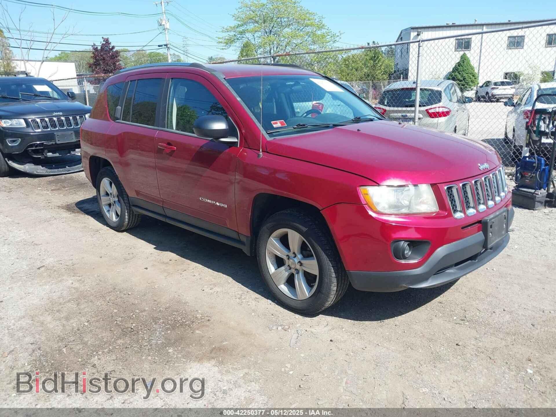 Photo 1J4NF1FB3BD188487 - JEEP COMPASS 2011