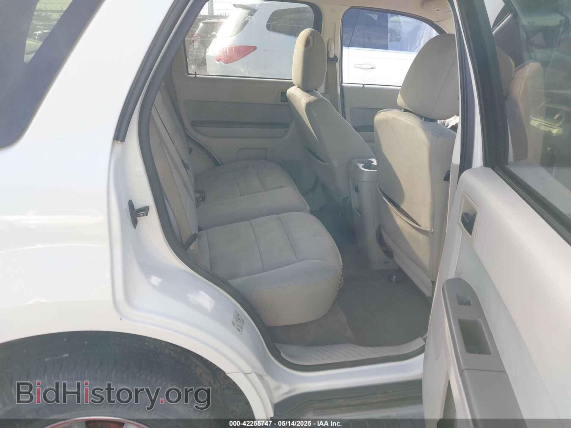 2011 FORD ESCAPE - VIN: 1FMCU0D72BKA86844 - Фото 8