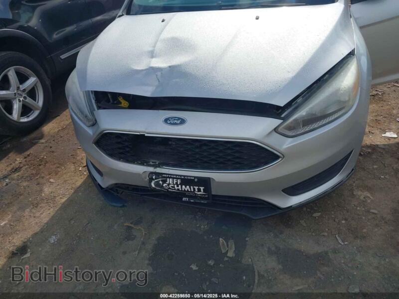 2017 Ford FOCUS (VIN 1FADP3F2XHL320241) — photo 6 of 16