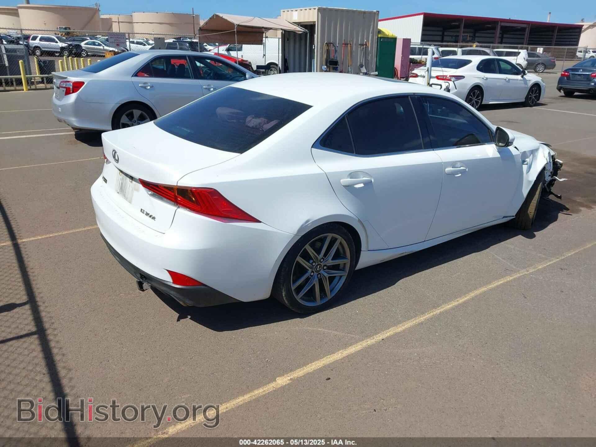 2017 LEXUS IS 200T - VIN: JTHBA1D20H5059585 - Фото 4
