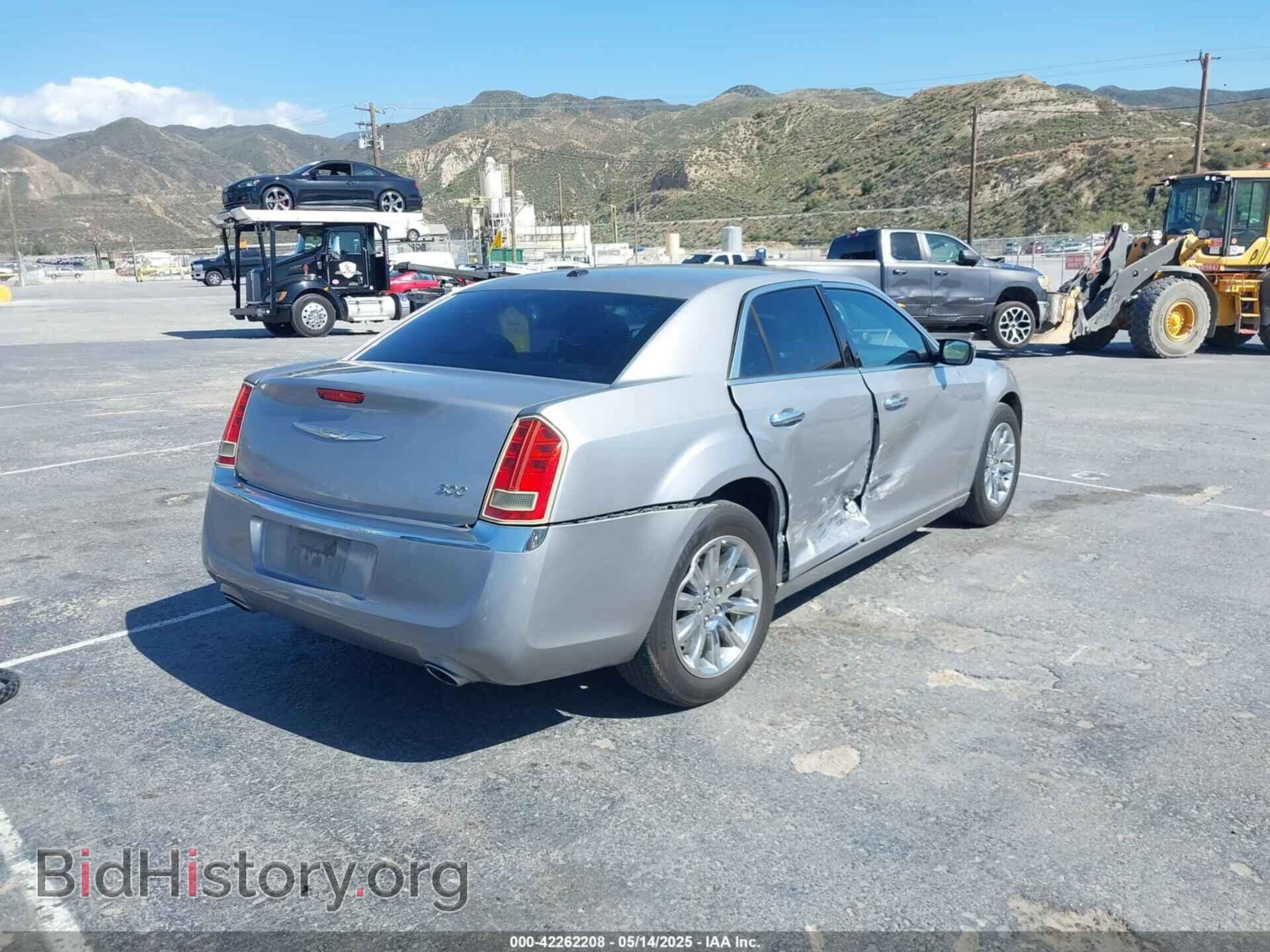 2011 CHRYSLER 300 - VIN: 2C3CA5CG3BH537240 - Фото 4