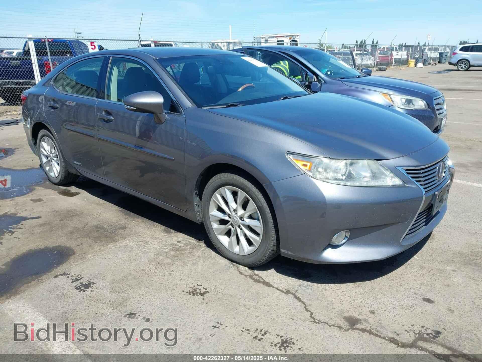Photo JTHBW1GG6D2033481 - LEXUS ES 300H 2013