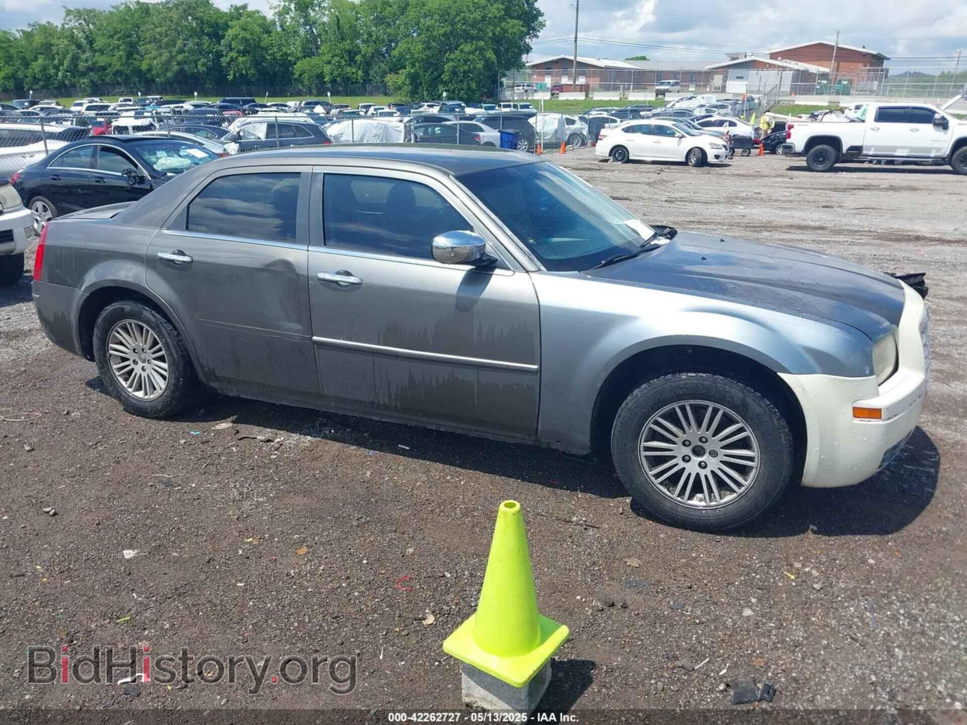Photo 2C3CA5CV1AH213037 - CHRYSLER 300 2010