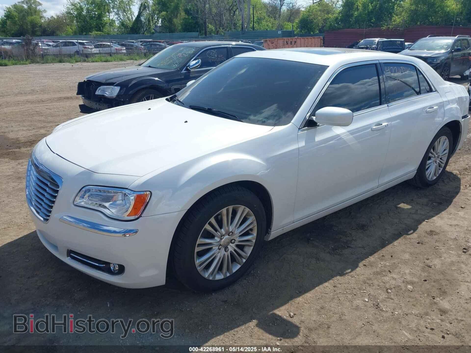 2014 CHRYSLER 300 - VIN: 2C3CCARG0EH298020 - Фото 2