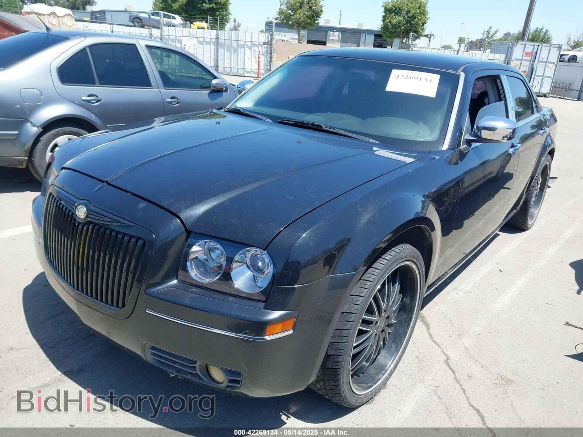 2010 CHRYSLER 300 - VIN: 2C3CA4CD6AH167738 - Фото 2
