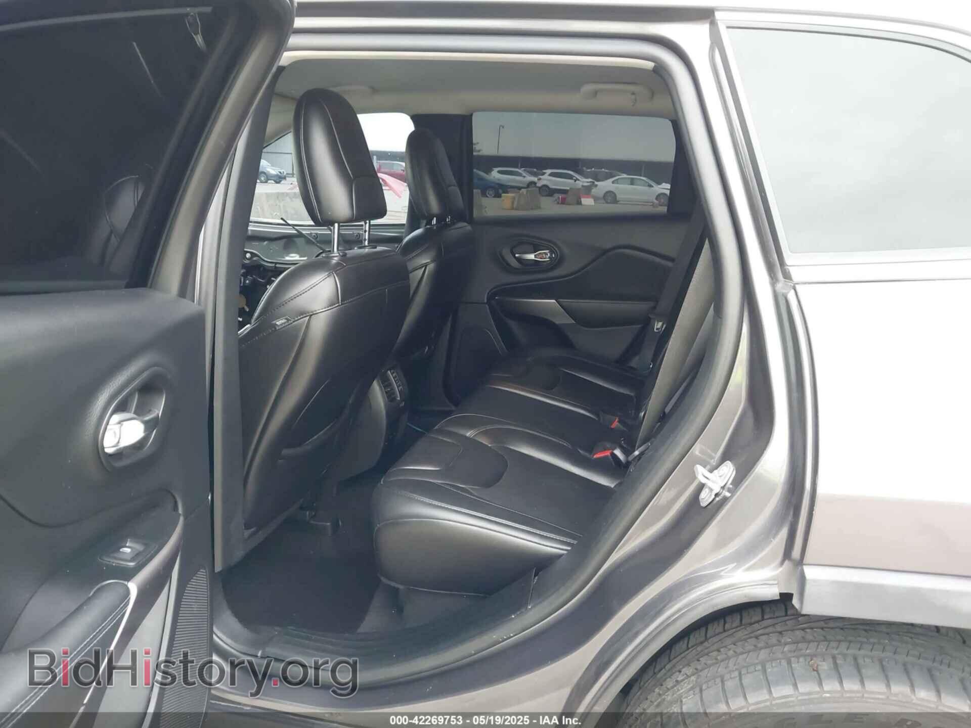 2019 JEEP CHEROKEE - VIN: 1C4PJLLB2KD301522 - Фото 8