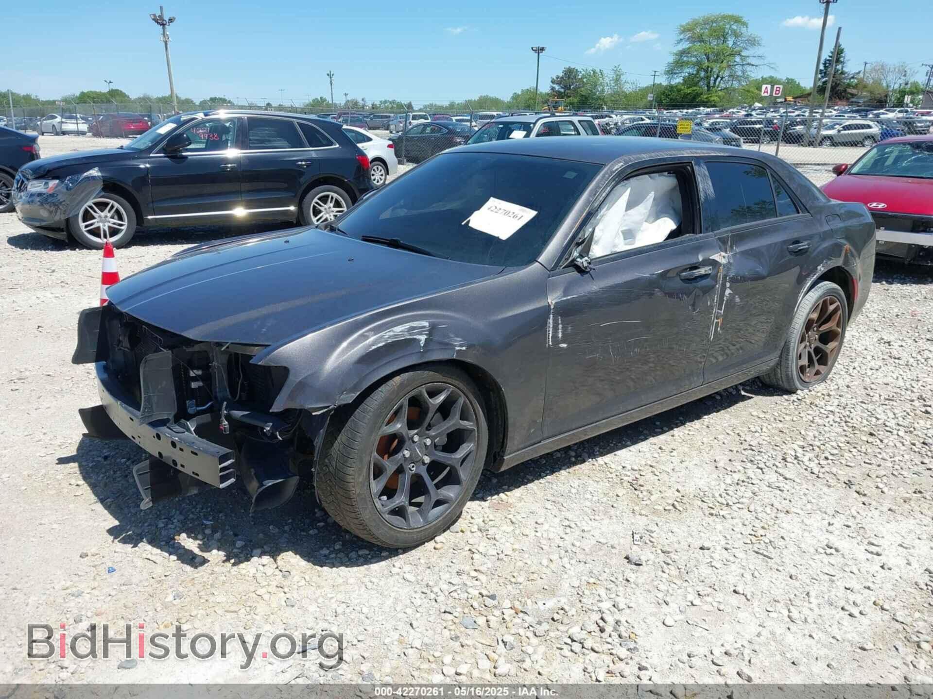 2019 CHRYSLER 300 - VIN: 2C3CCABG3KH654014 - Photo 2