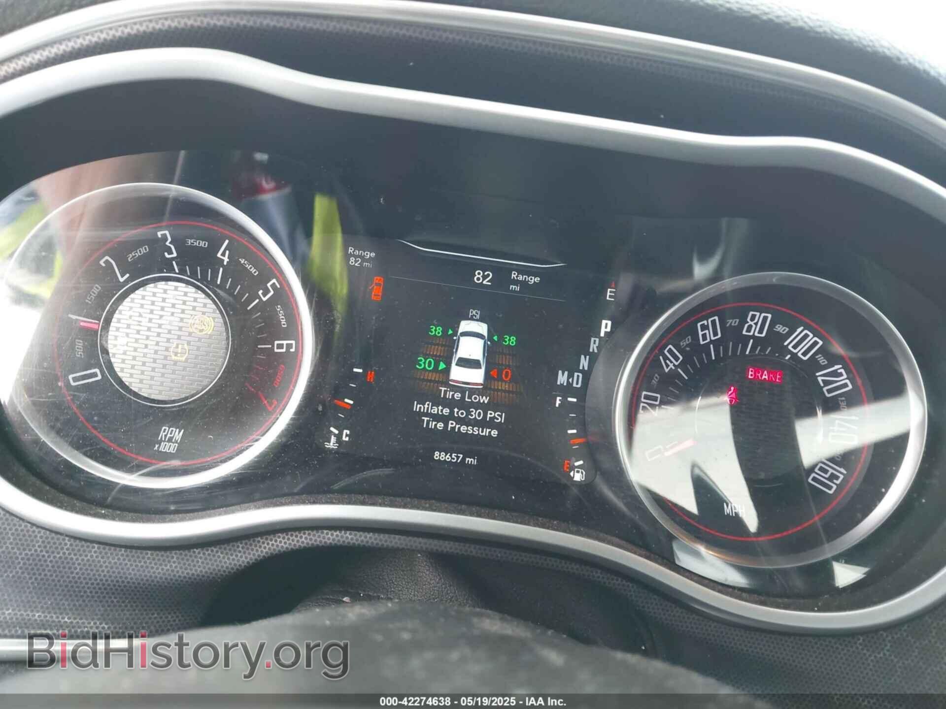 2017 DODGE CHALLENGER - VIN: 2C3CDZGGXHH581043 - Фото 7