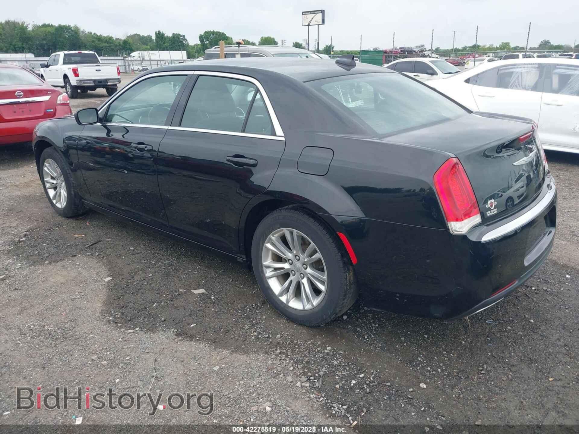 2017 CHRYSLER 300 - VIN: 2C3CCAAG4HH538508 - Фото 3