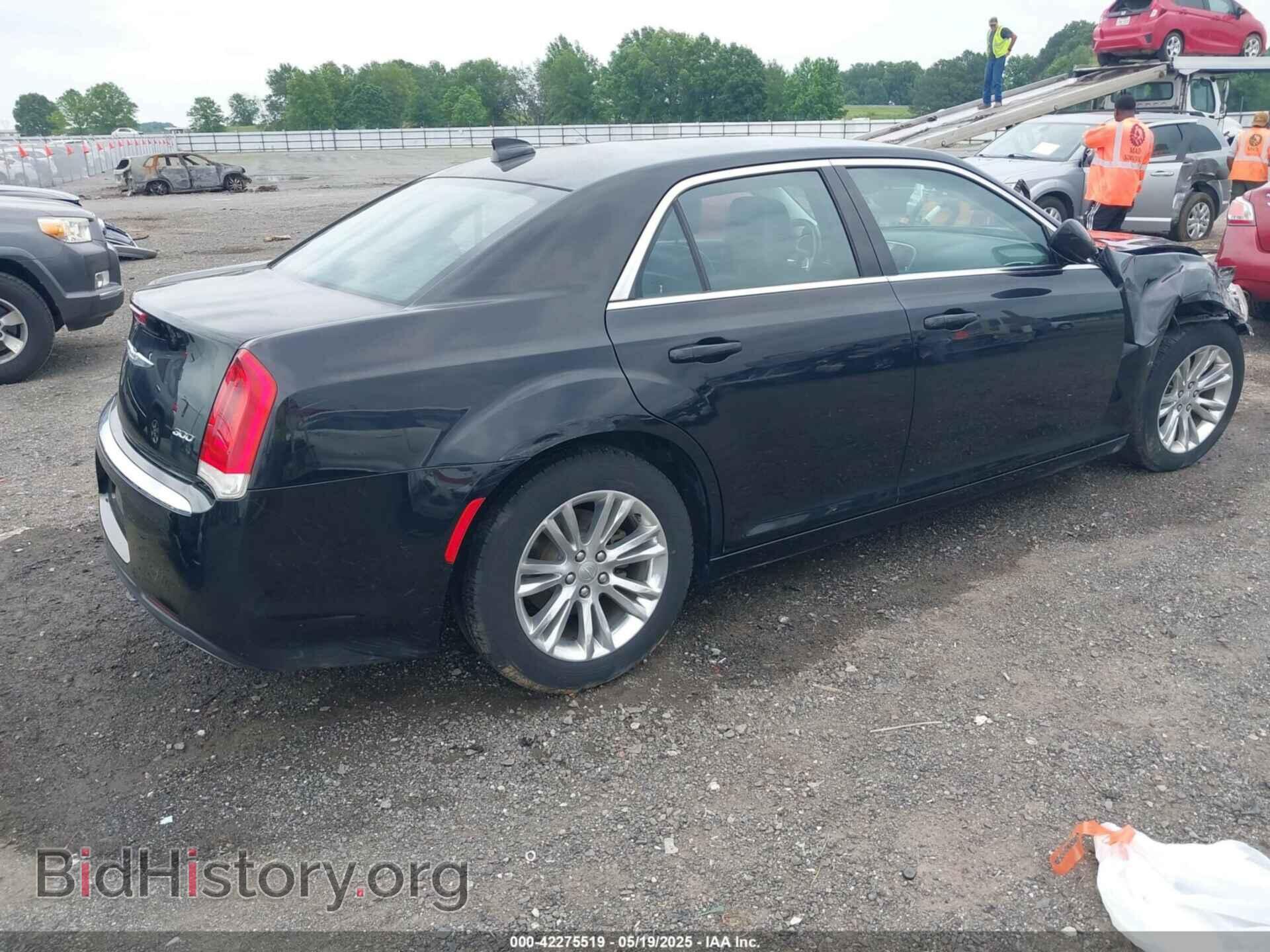 2017 CHRYSLER 300 - VIN: 2C3CCAAG4HH538508 - Фото 4