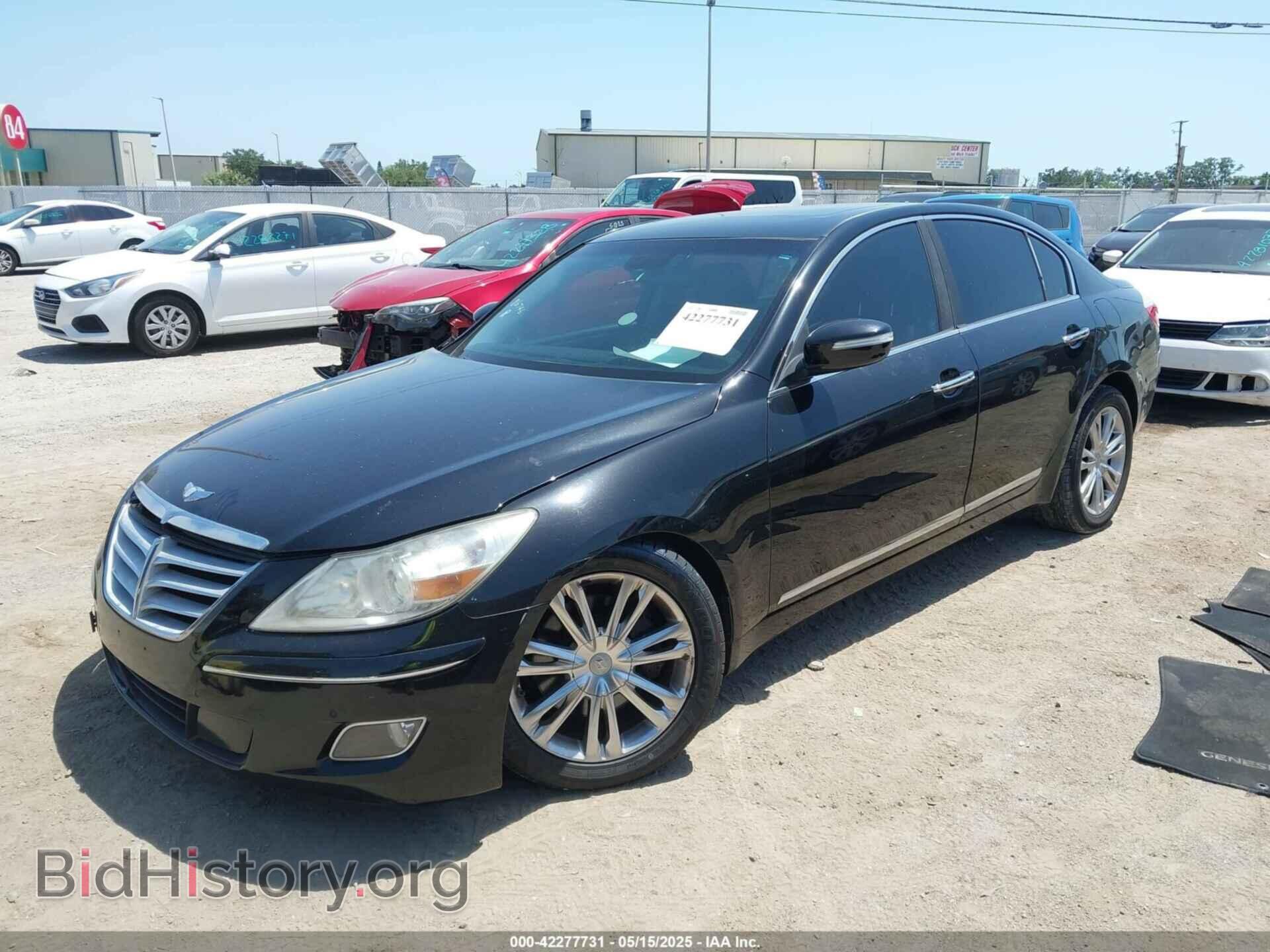 2011 HYUNDAI GENESIS - VIN: KMHGC4DF0BU131917 - Фото 2