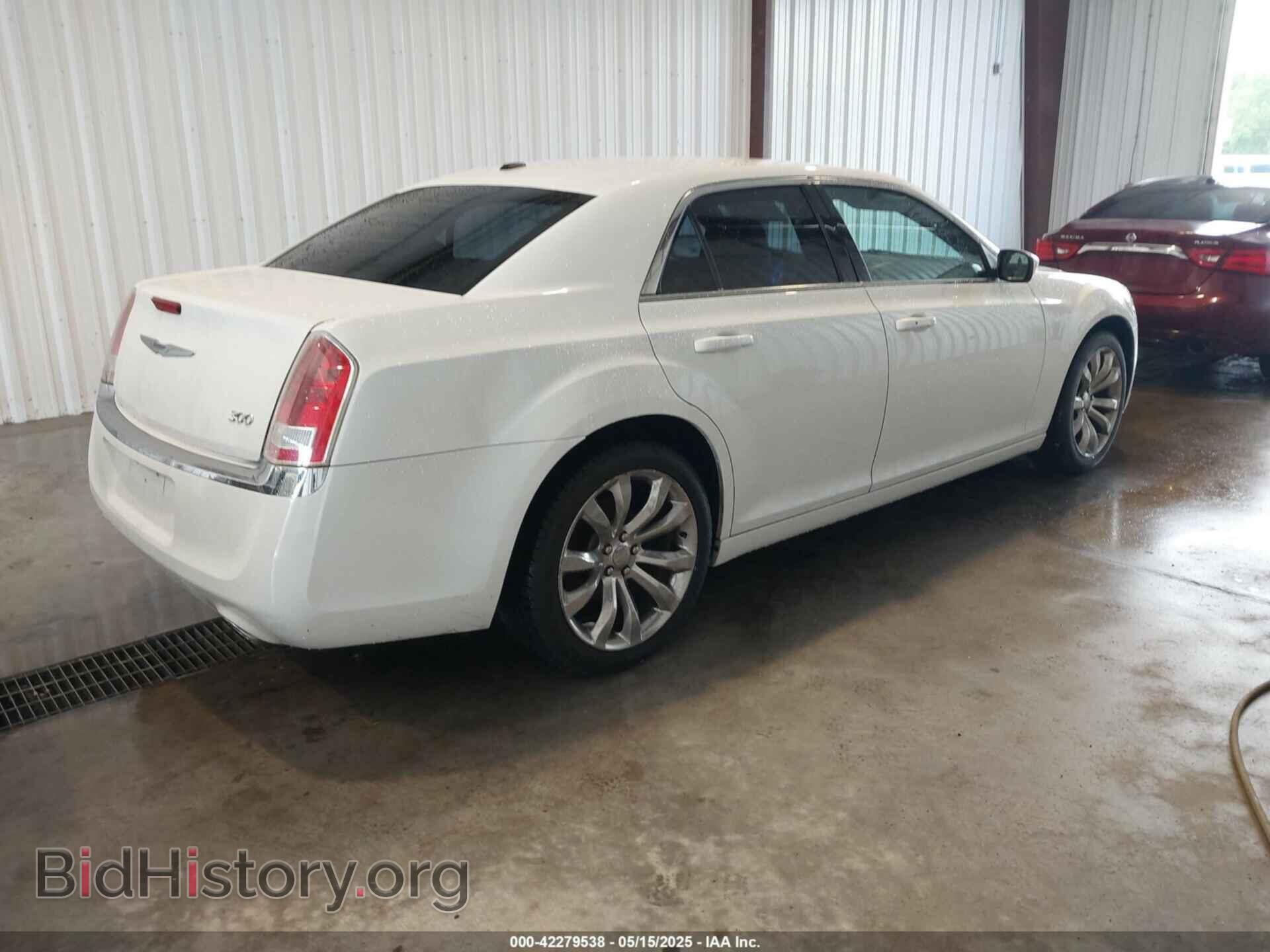 2014 CHRYSLER 300 - VIN: 2C3CCAAG8EH381206 - Фото 4