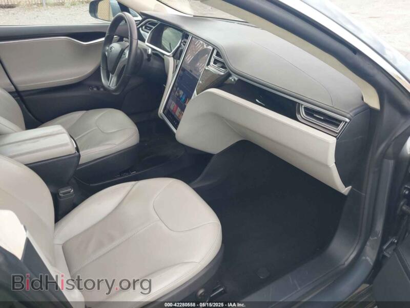 2013 Tesla MODEL S (VIN 5YJSA1CN5DFP21635) — фото 5 из 18