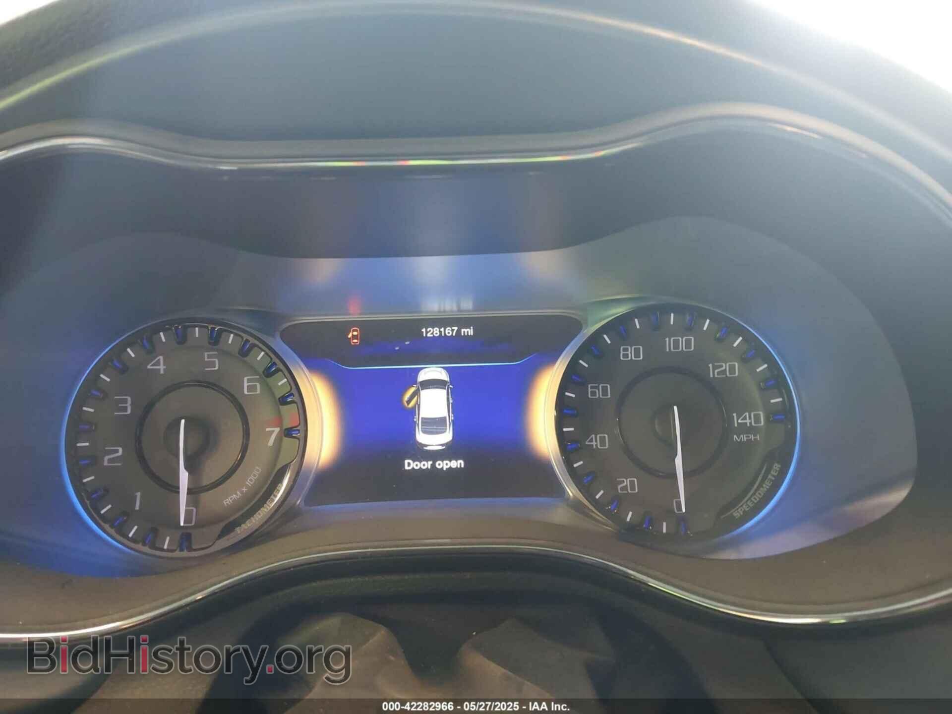 2016 CHRYSLER 200 - VIN: 1C3CCCBG1GN109875 - Фото 7