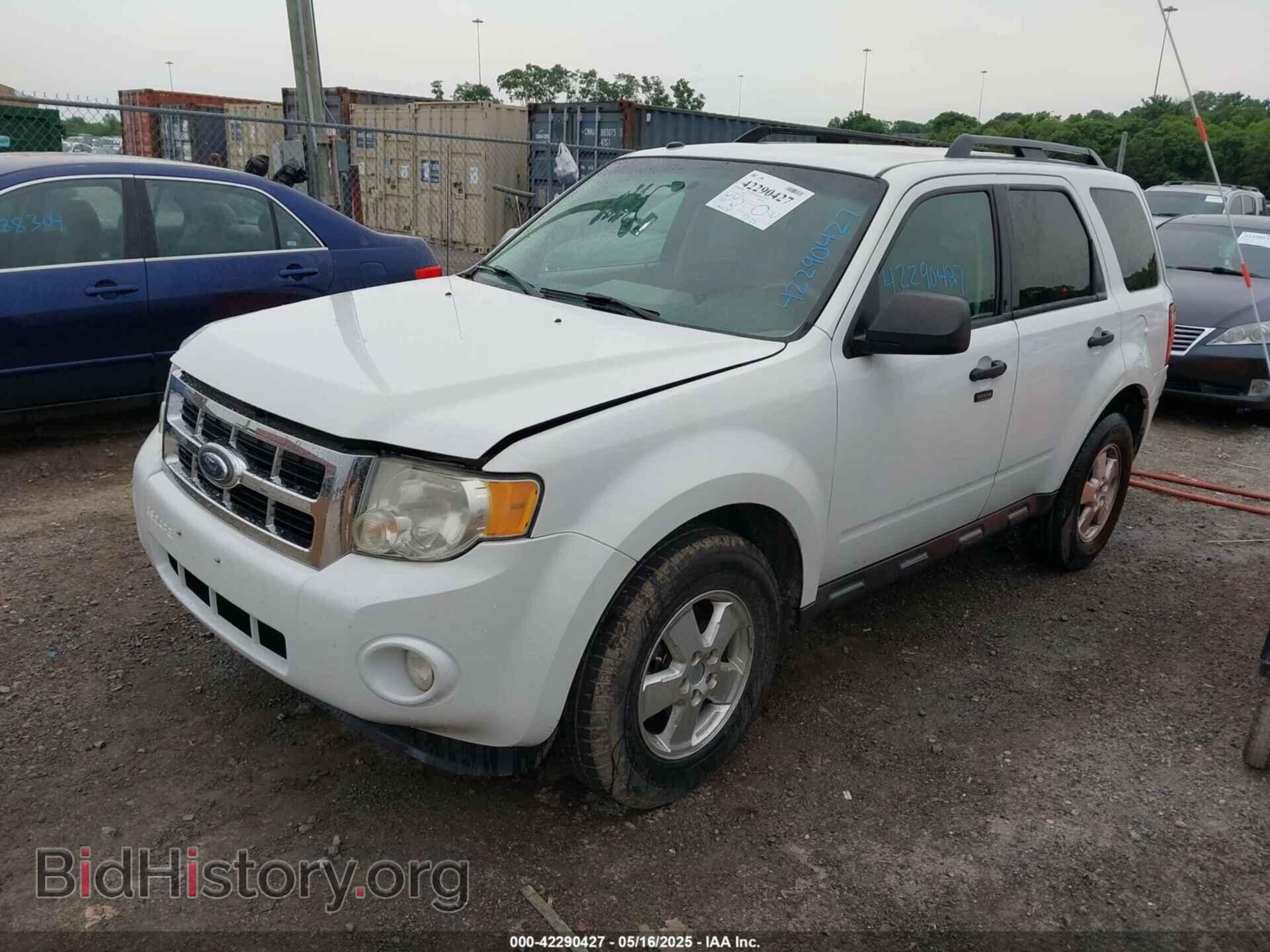 2011 FORD ESCAPE - VIN: 1FMCU9D71BKB98961 - Фото 2