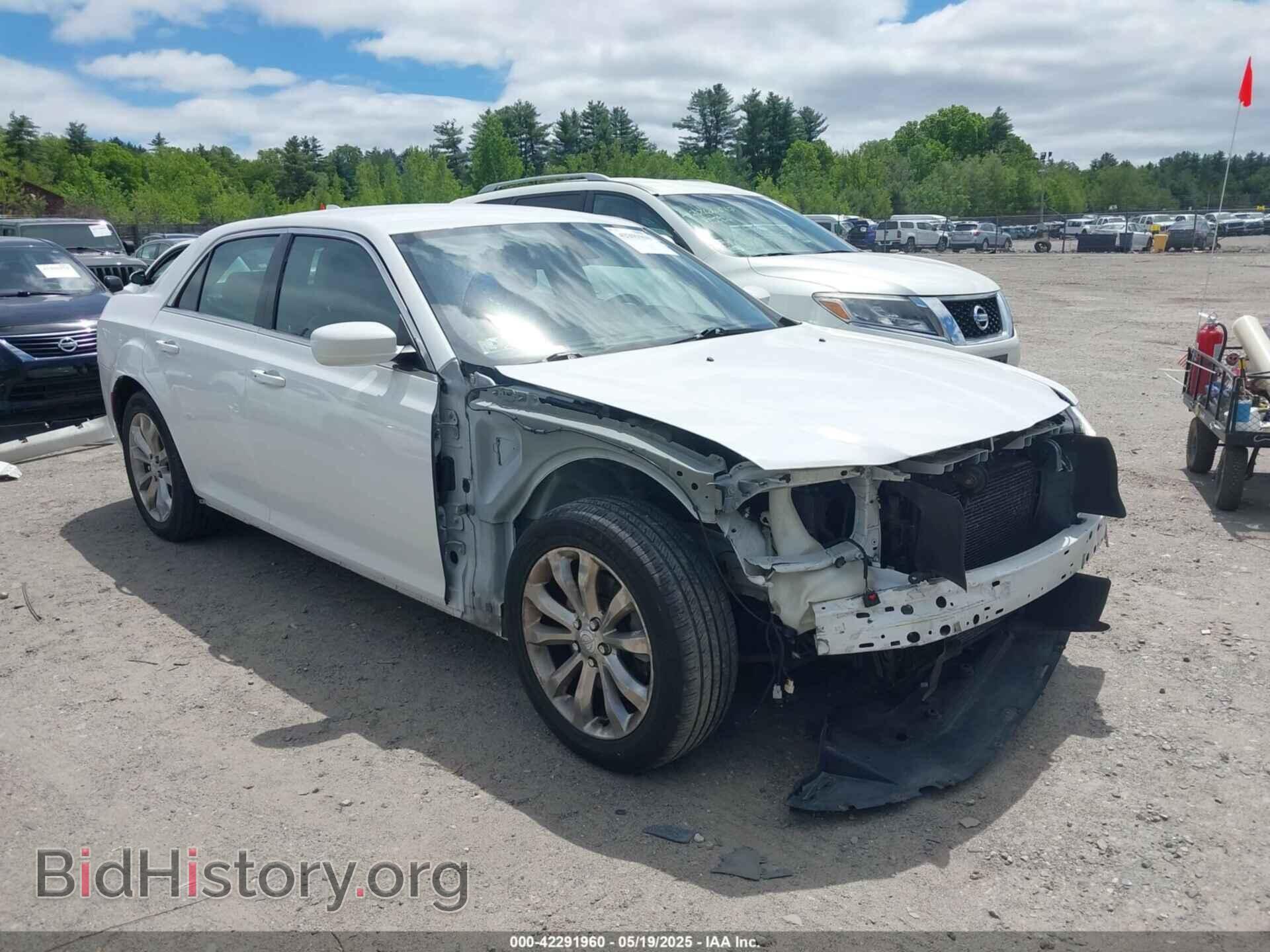 Фотография 2C3CCARG9HH530103 - CHRYSLER 300 2017