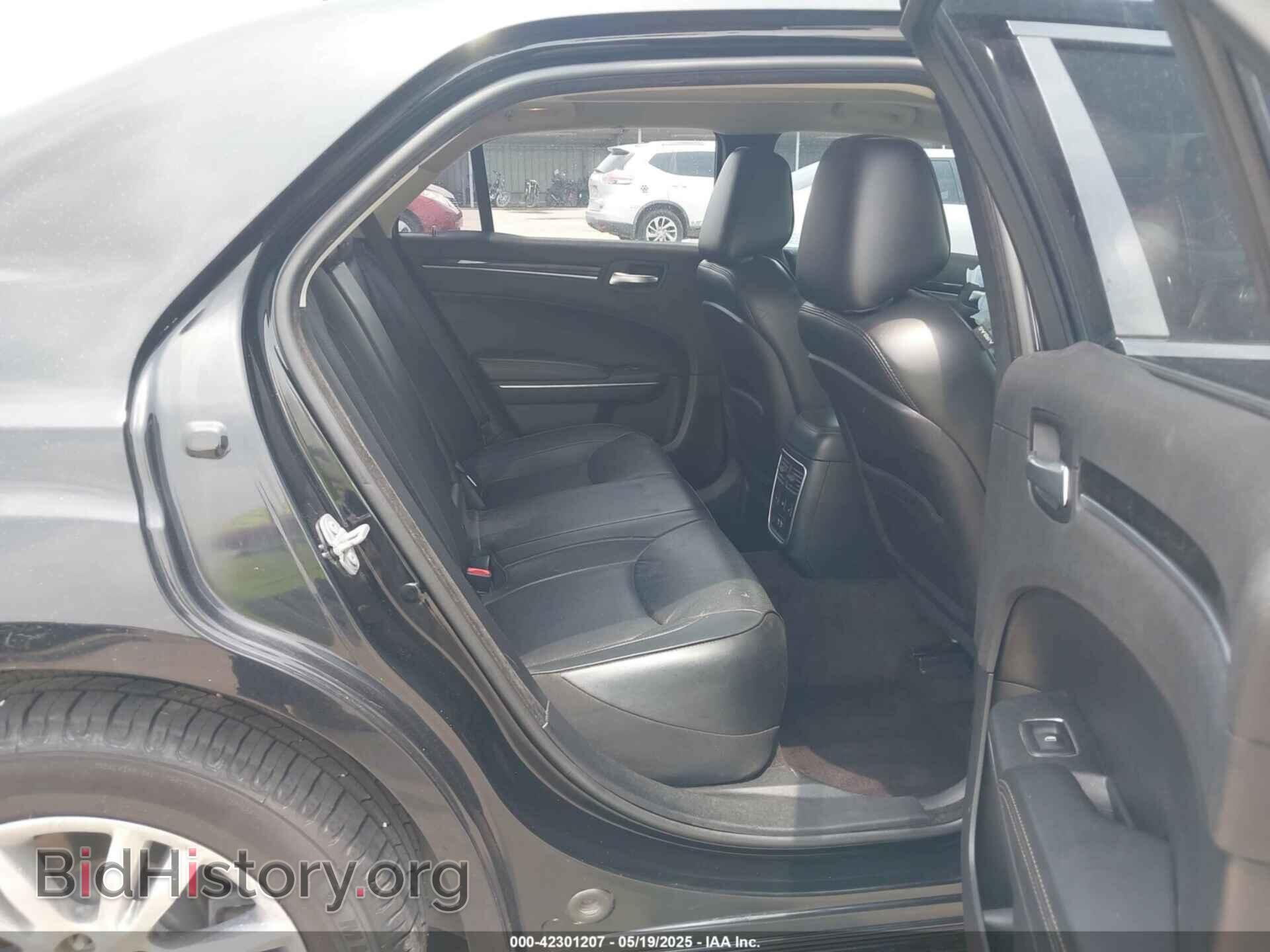 2017 CHRYSLER 300C - VIN: 2C3CCAEG2HH570643 - Фото 8