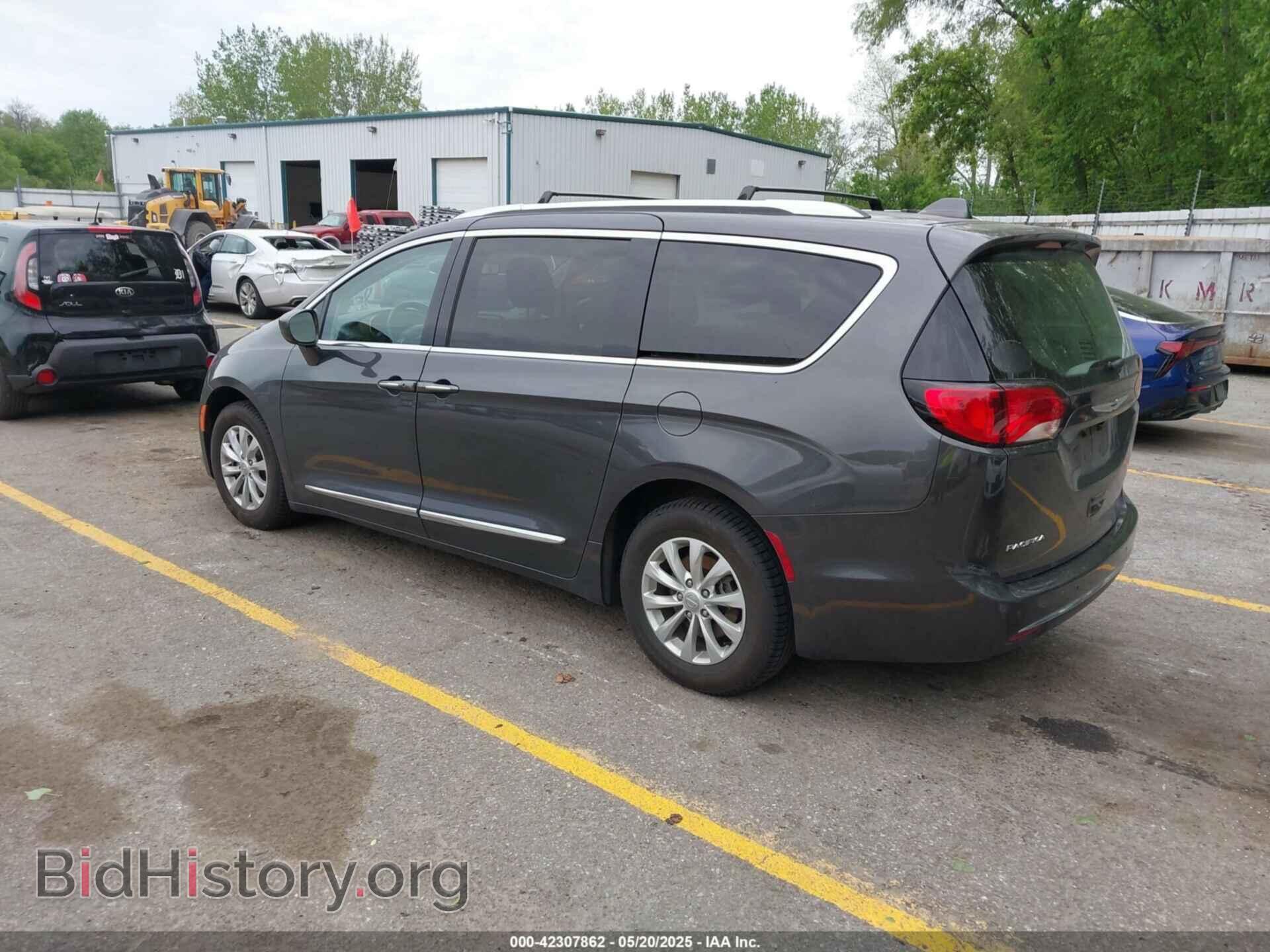 2018 CHRYSLER PACIFICA - VIN: 2C4RC1BG2JR128875 - Фото 3