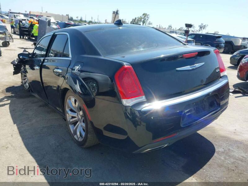 2019 Chrysler 300 (VIN 2C3CCAEG2KH528304) — photo 3 of 16