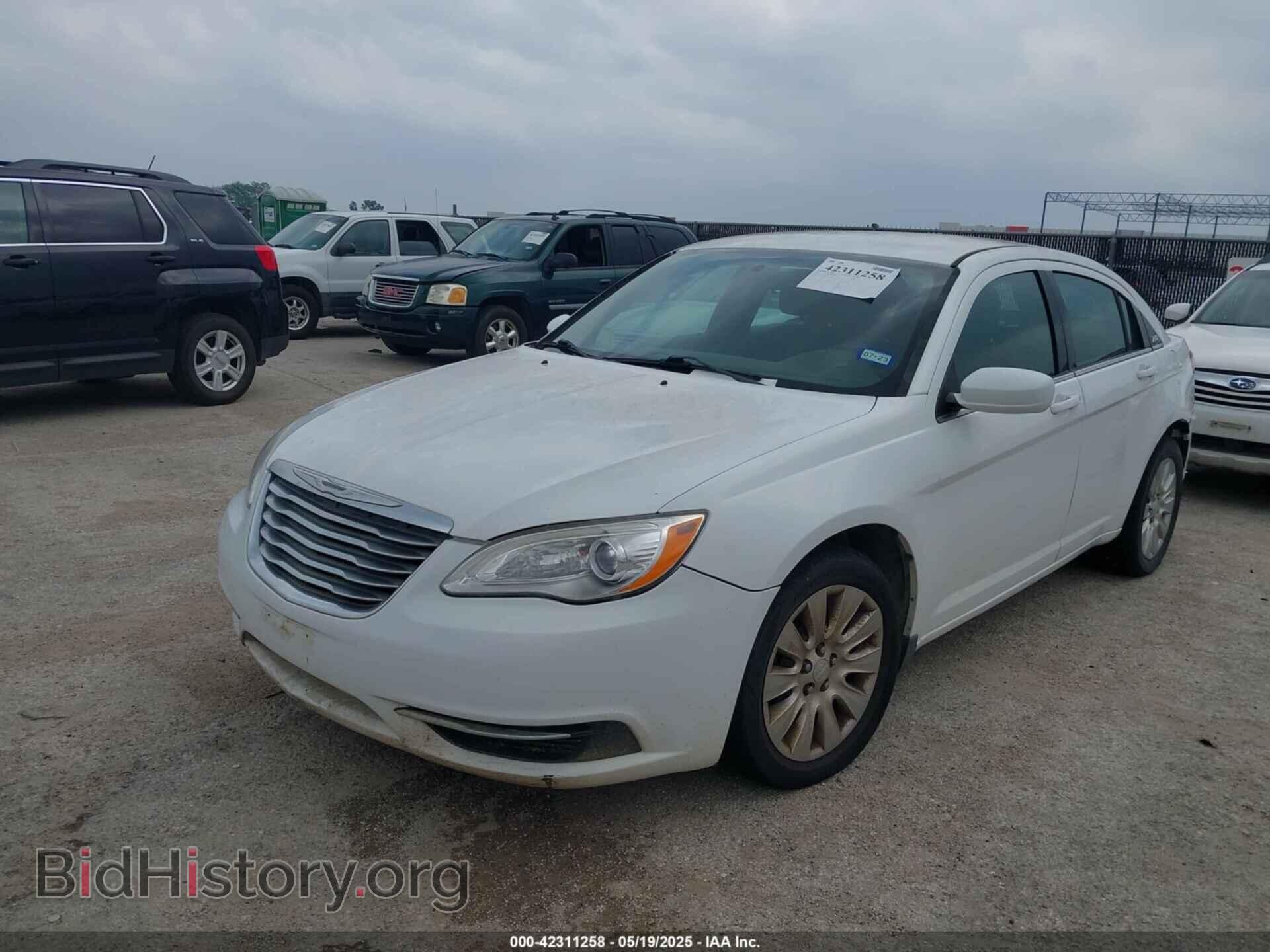2014 CHRYSLER 200 - VIN: 1C3CCBAB8EN231002 - Фото 2
