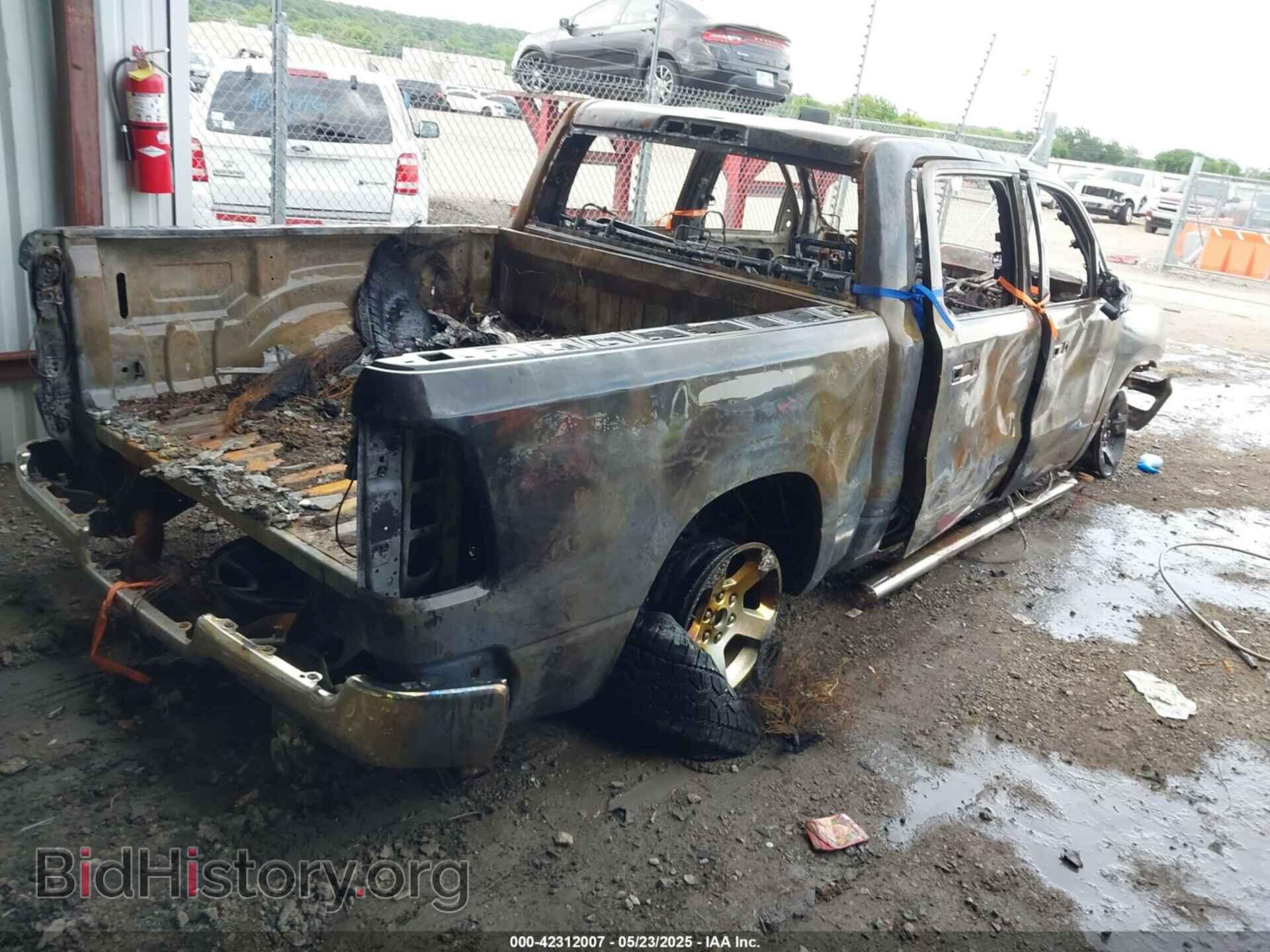 2019 RAM 1500 - VIN: 1C6SRFGT2KN591334 - Фото 4