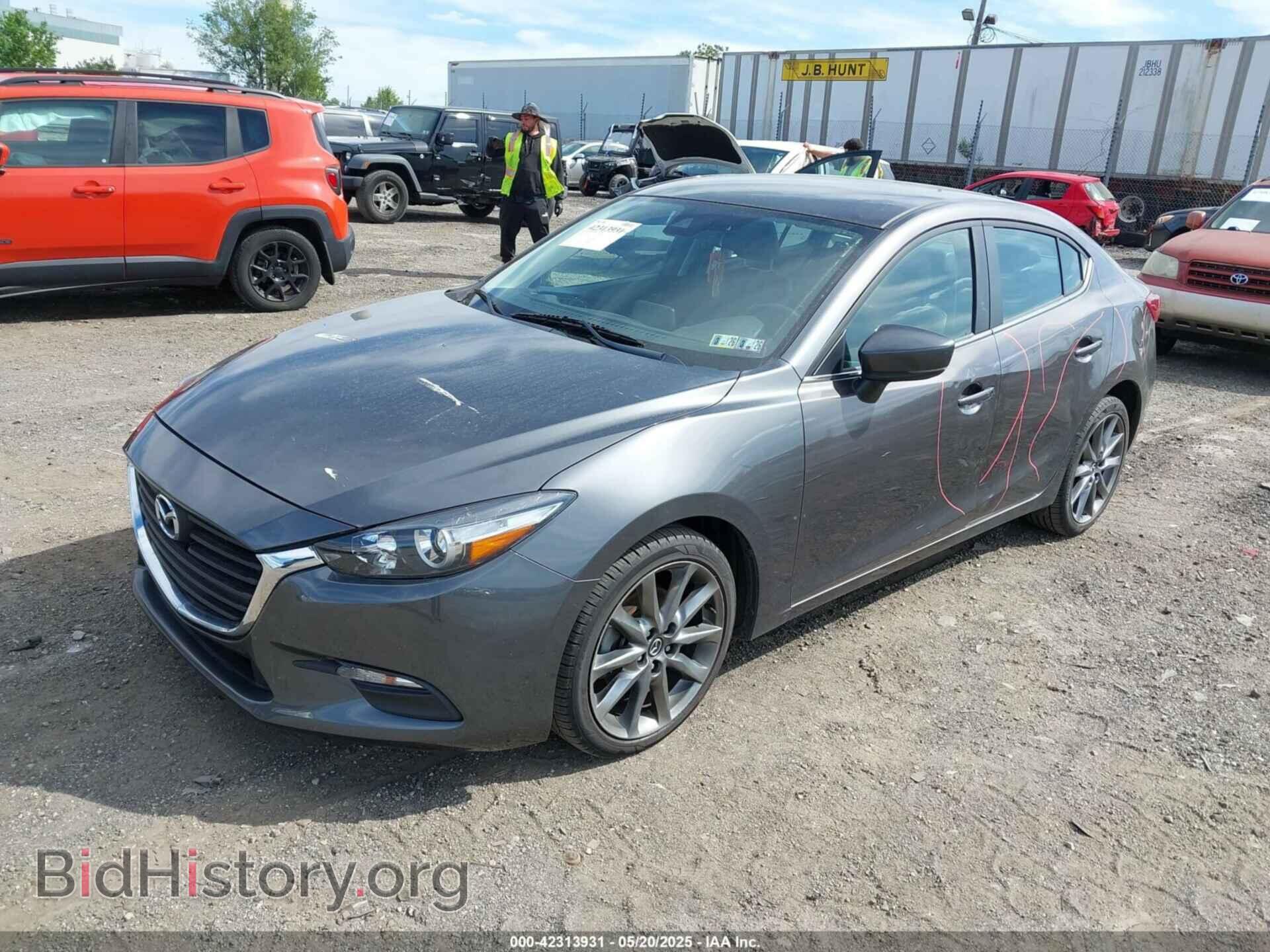 2018 MAZDA MAZDA3 - VIN: 3MZBN1V36JM212075 - Фото 2