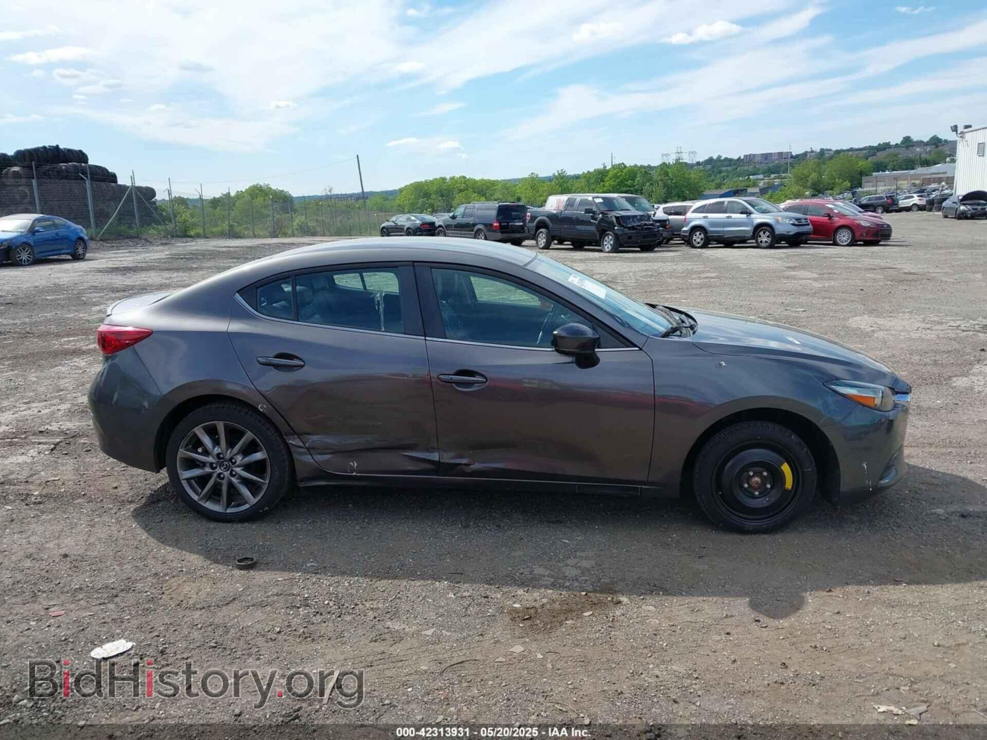 2018 MAZDA MAZDA3 - VIN: 3MZBN1V36JM212075 - Фото 13