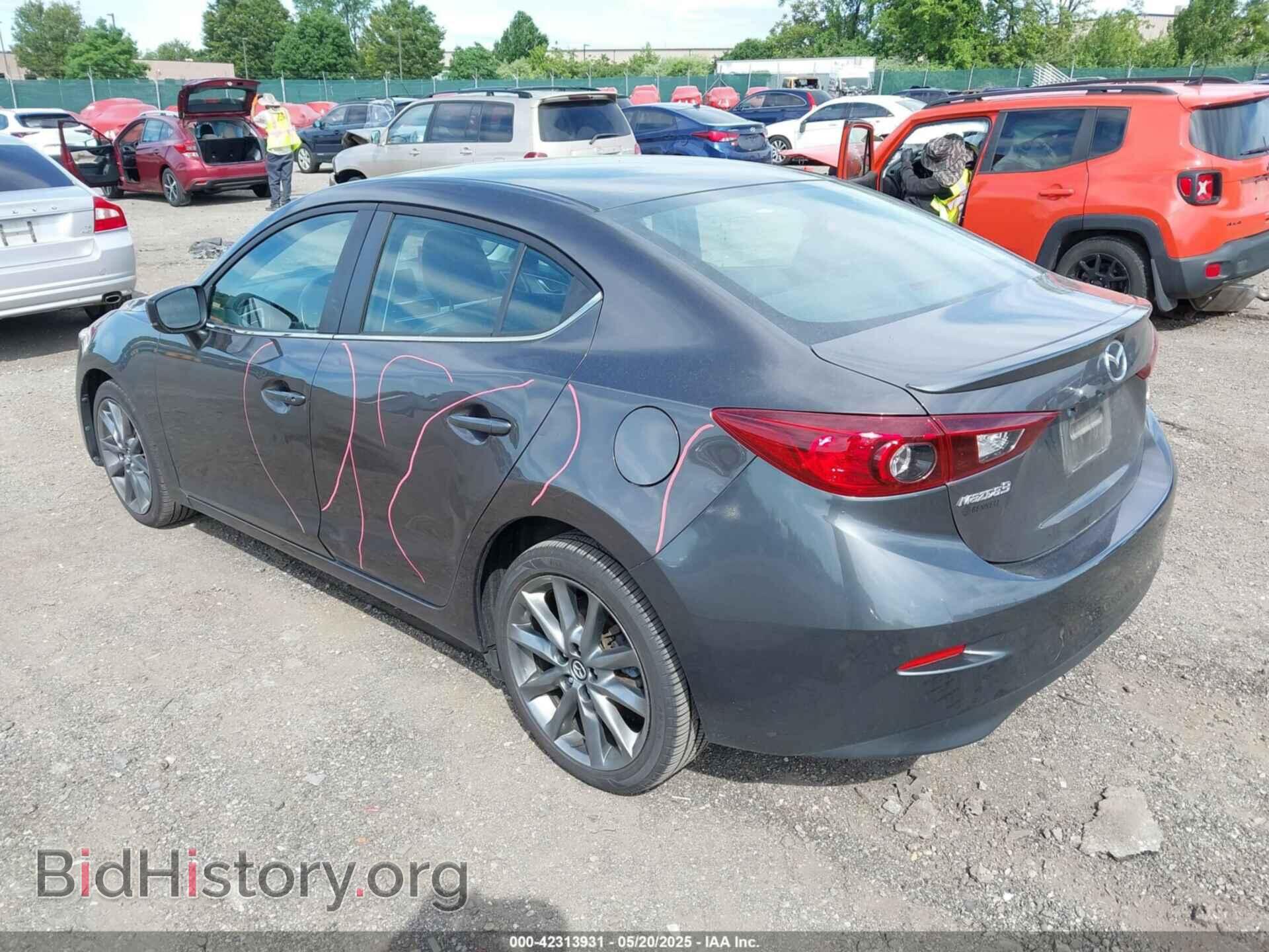 2018 MAZDA MAZDA3 - VIN: 3MZBN1V36JM212075 - Фото 3