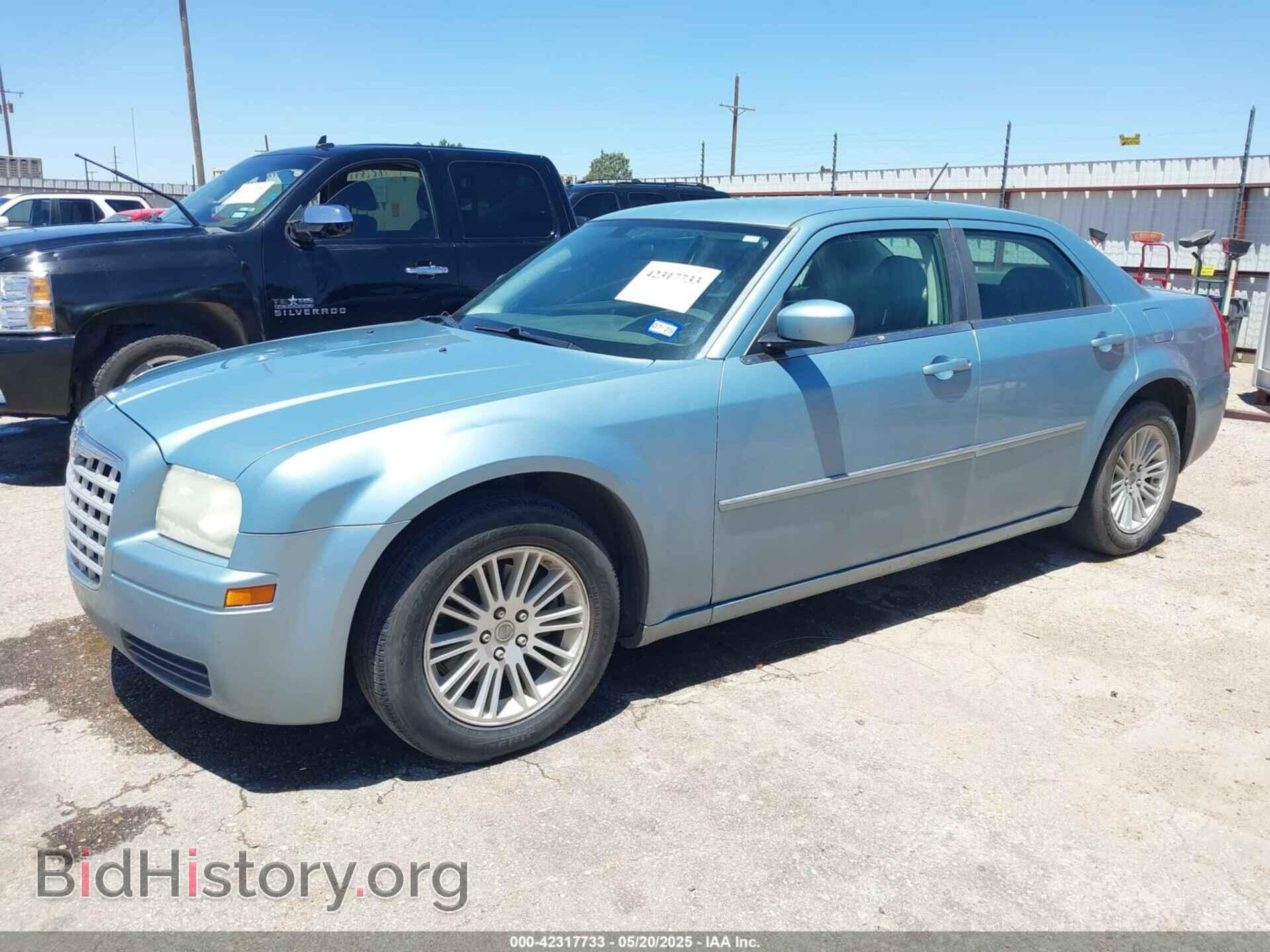 2008 CHRYSLER 300 - VIN: 2C3LA43R88H330010 - Фото 2