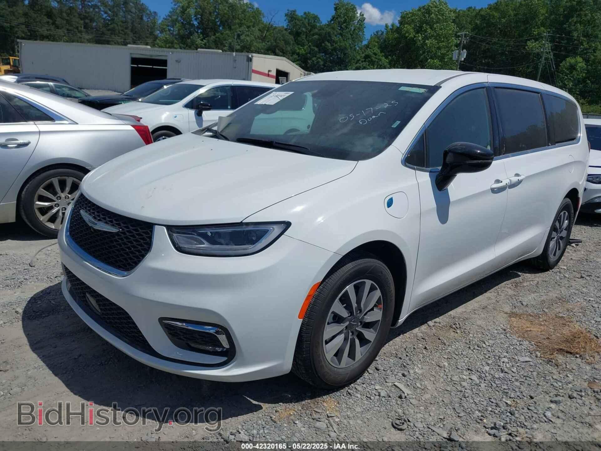 2025 CHRYSLER PACIFICA HYBRID - VIN: 2C4RC1S72SR577488 - Фото 2