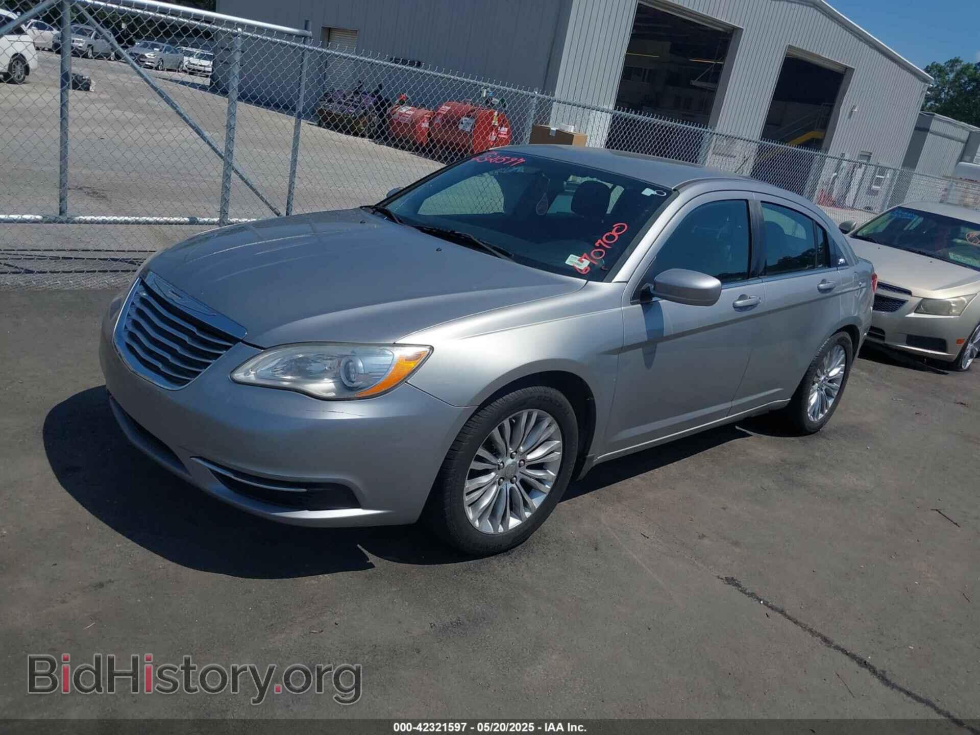 2013 CHRYSLER 200 - VIN: 1C3CCBAB4DN670700 - Фото 2