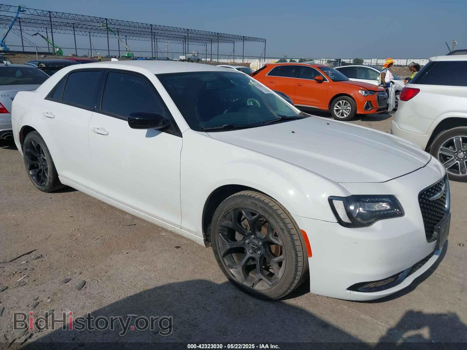 Фотография 2C3CCAAG3KH589876 - CHRYSLER 300 2019