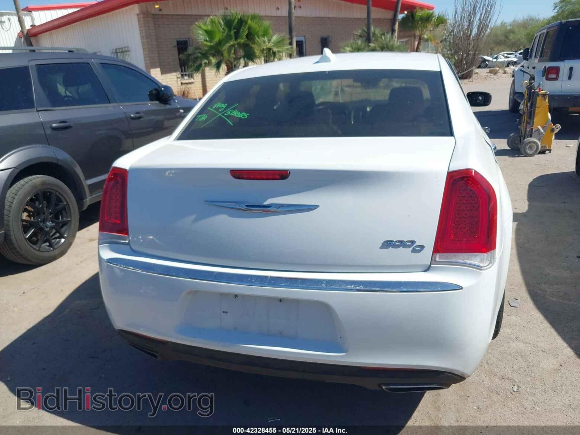 2017 CHRYSLER 300C - VIN: 2C3CCAEG5HH645741 - Фото 17