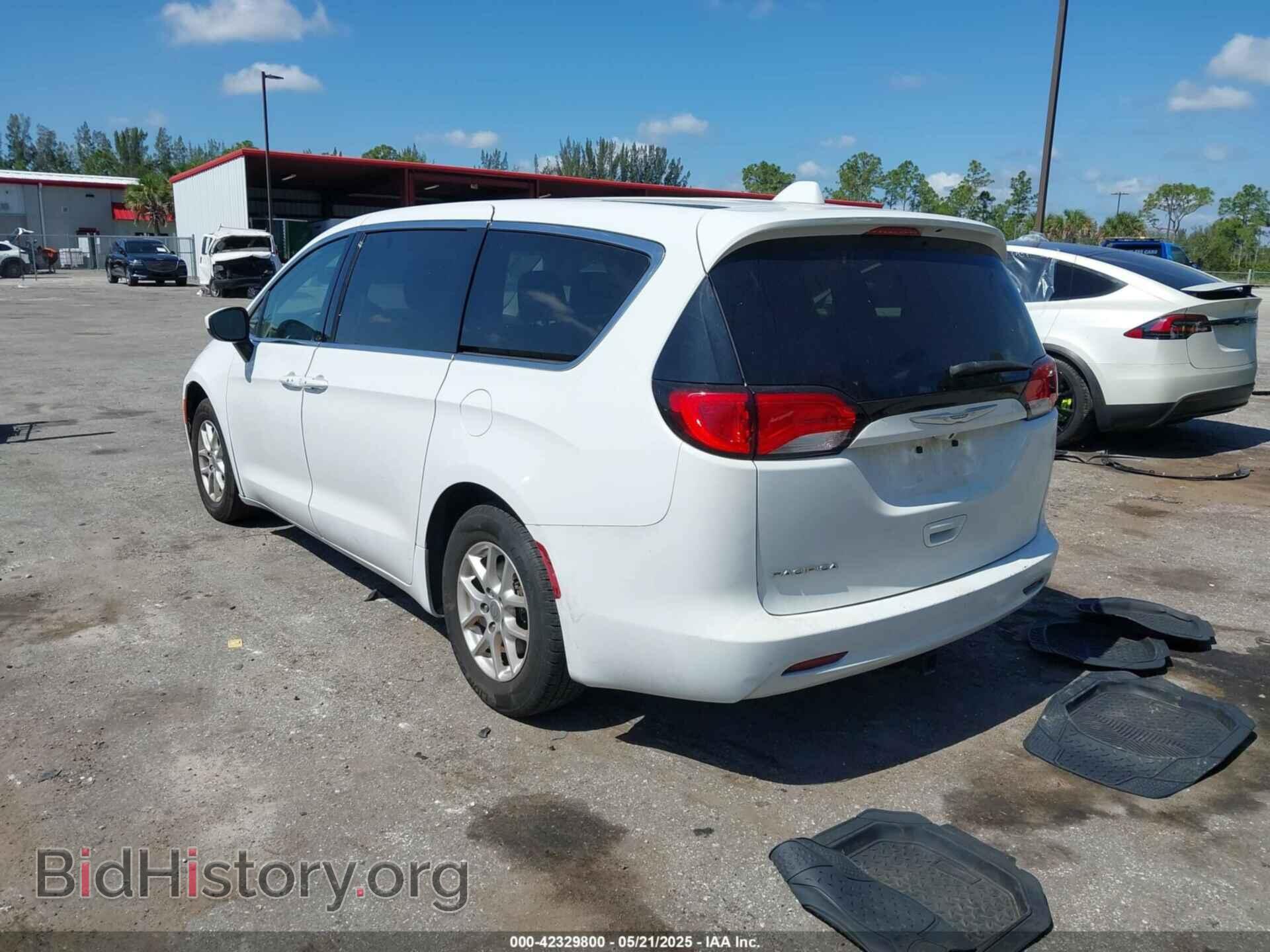 2017 CHRYSLER PACIFICA - VIN: 2C4RC1DG6HR831175 - Фото 3