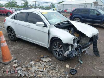 2013 Chrysler 200 Limited, белый — VIN 1C3CCBCGXDN650394, IAAI